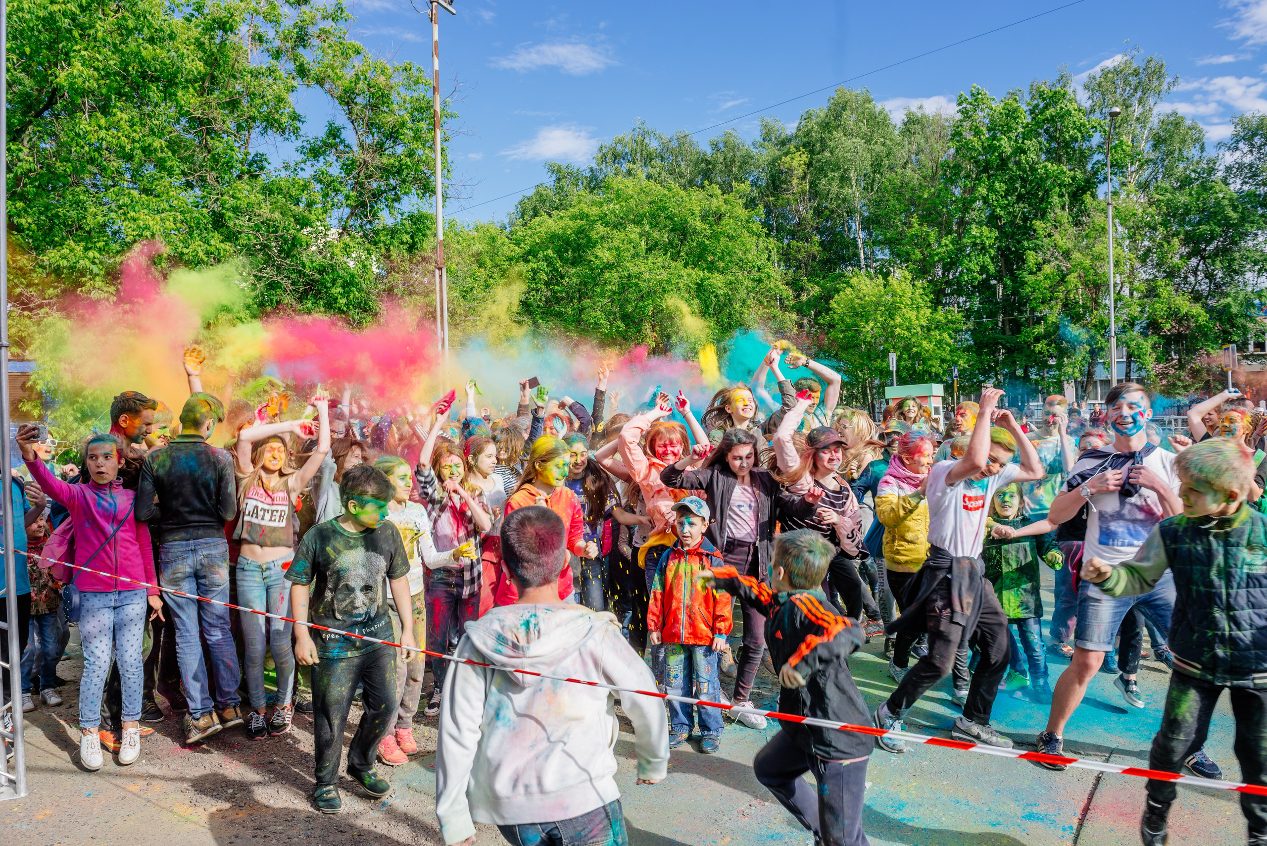 Фестиваль красок Holi. Москва, МО. Фотограф LANA STIL. Семейный, репортажный фотограф, студия. Женский, мужской портрет. Фотографирую территориально в г. Королев, Москва, МО