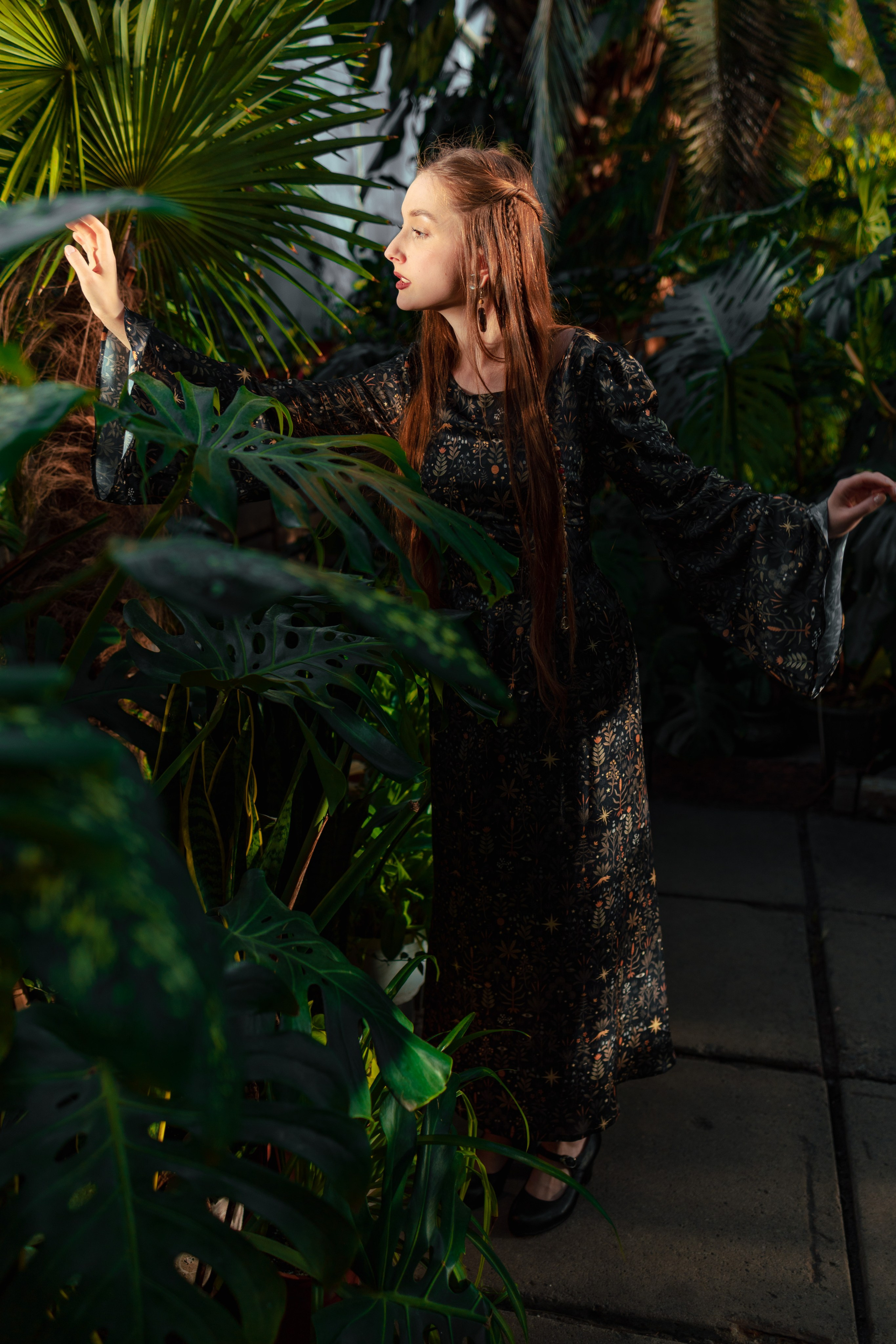 Съемка шёлковых платьев для PlantMyBones