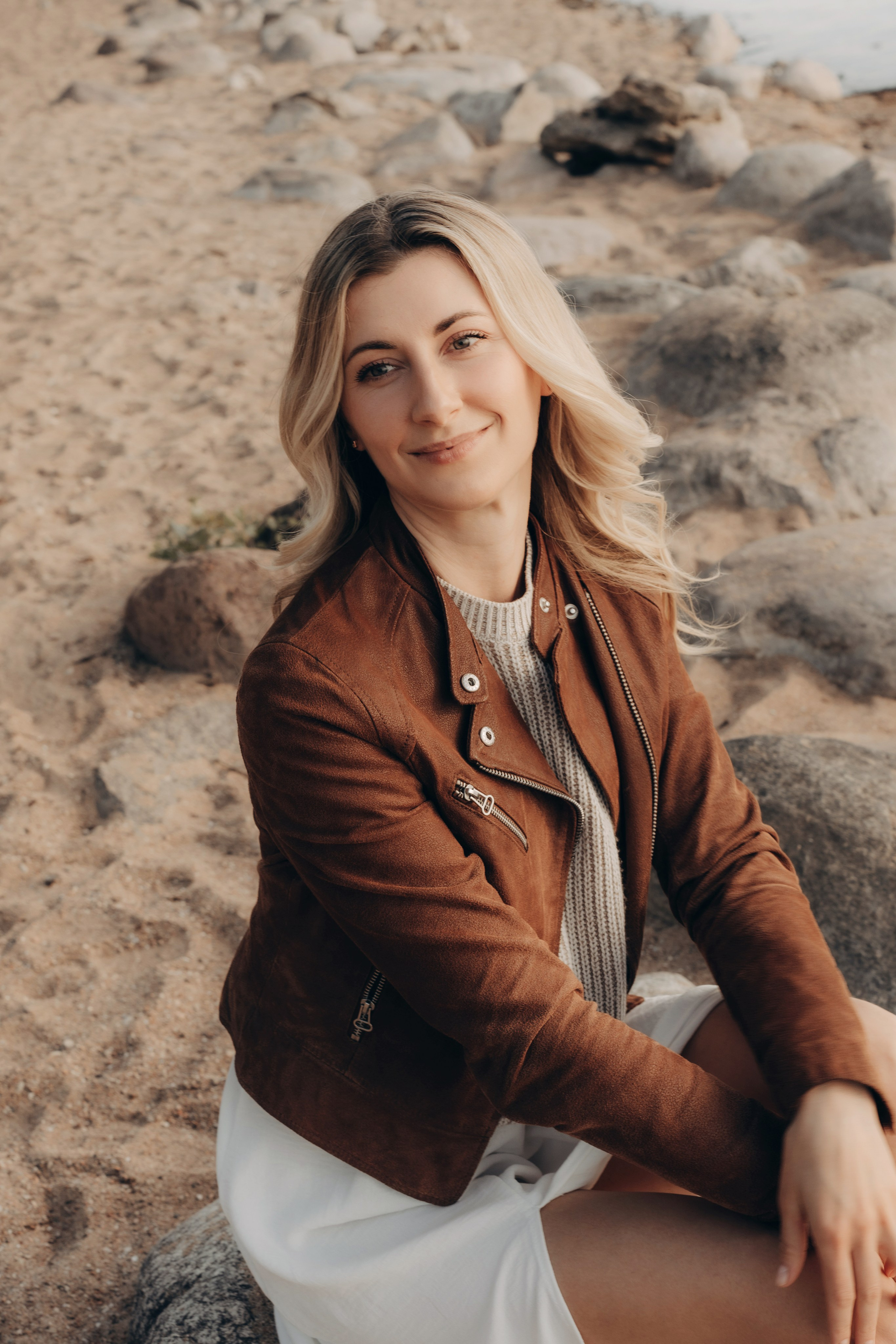 Весеннее тепло семьи на берегу Минского моря. Ваш семейный фотограф в Минске — Вика Трегубова