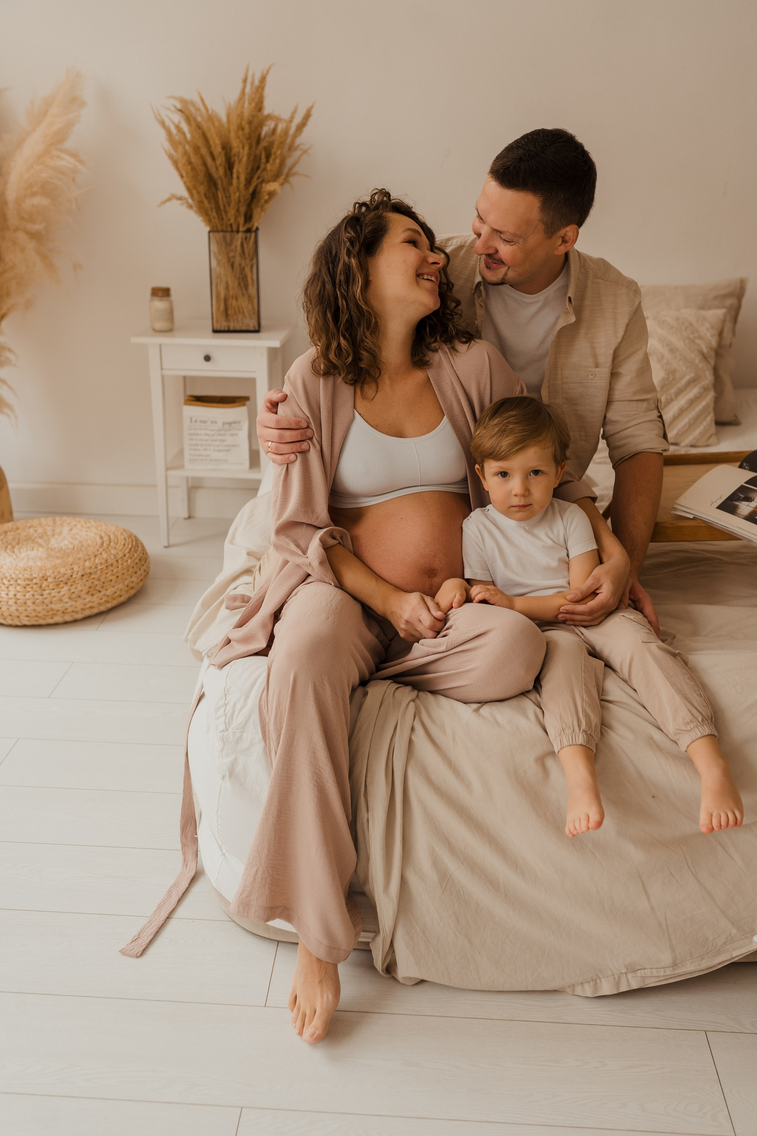 Семейная фотосессия в студии в Москве, семейный фотограф Анна Полушина. Свадебный фотограф в Москве Анна Полушина