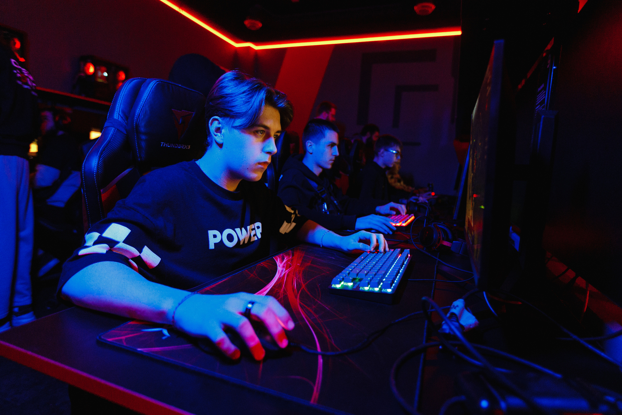 Открытие киберспортивного клуба Checkpoint. Роман Урумбаев фотограф Нижневартовск