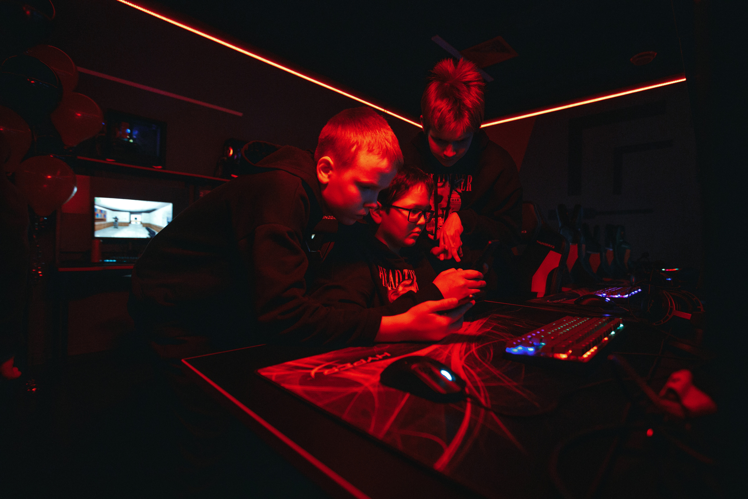 Открытие киберспортивного клуба Checkpoint. Роман Урумбаев фотограф Нижневартовск