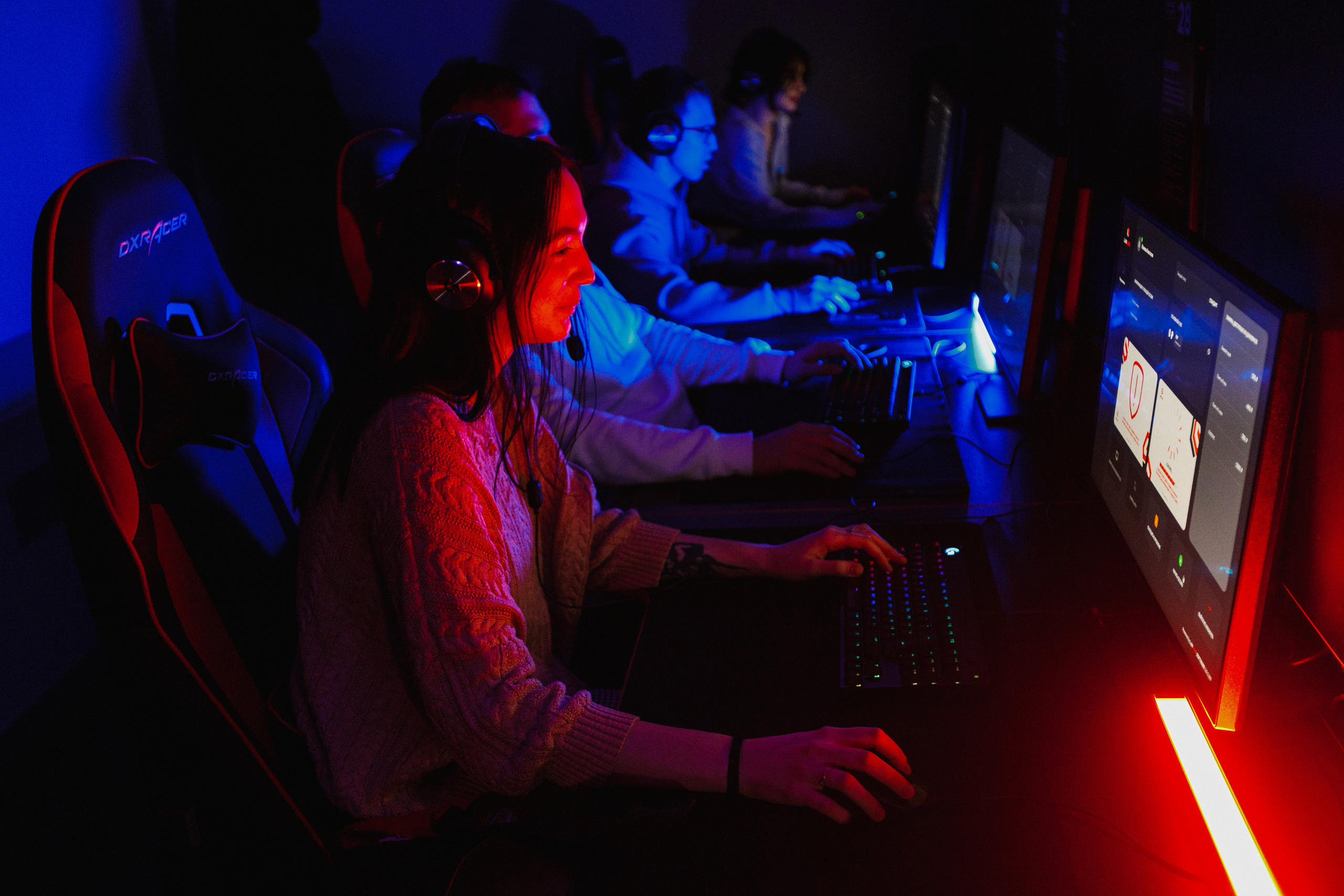 Открытие киберспортивного клуба Checkpoint. Роман Урумбаев фотограф Нижневартовск