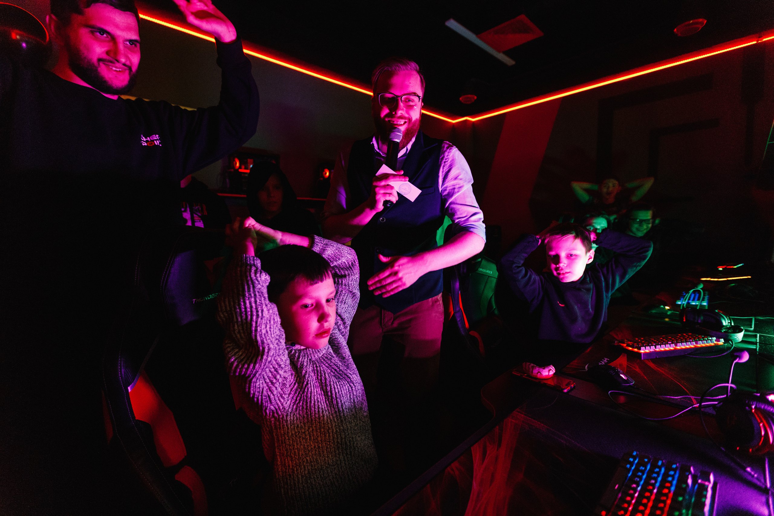 Открытие киберспортивного клуба Checkpoint. Роман Урумбаев фотограф Нижневартовск