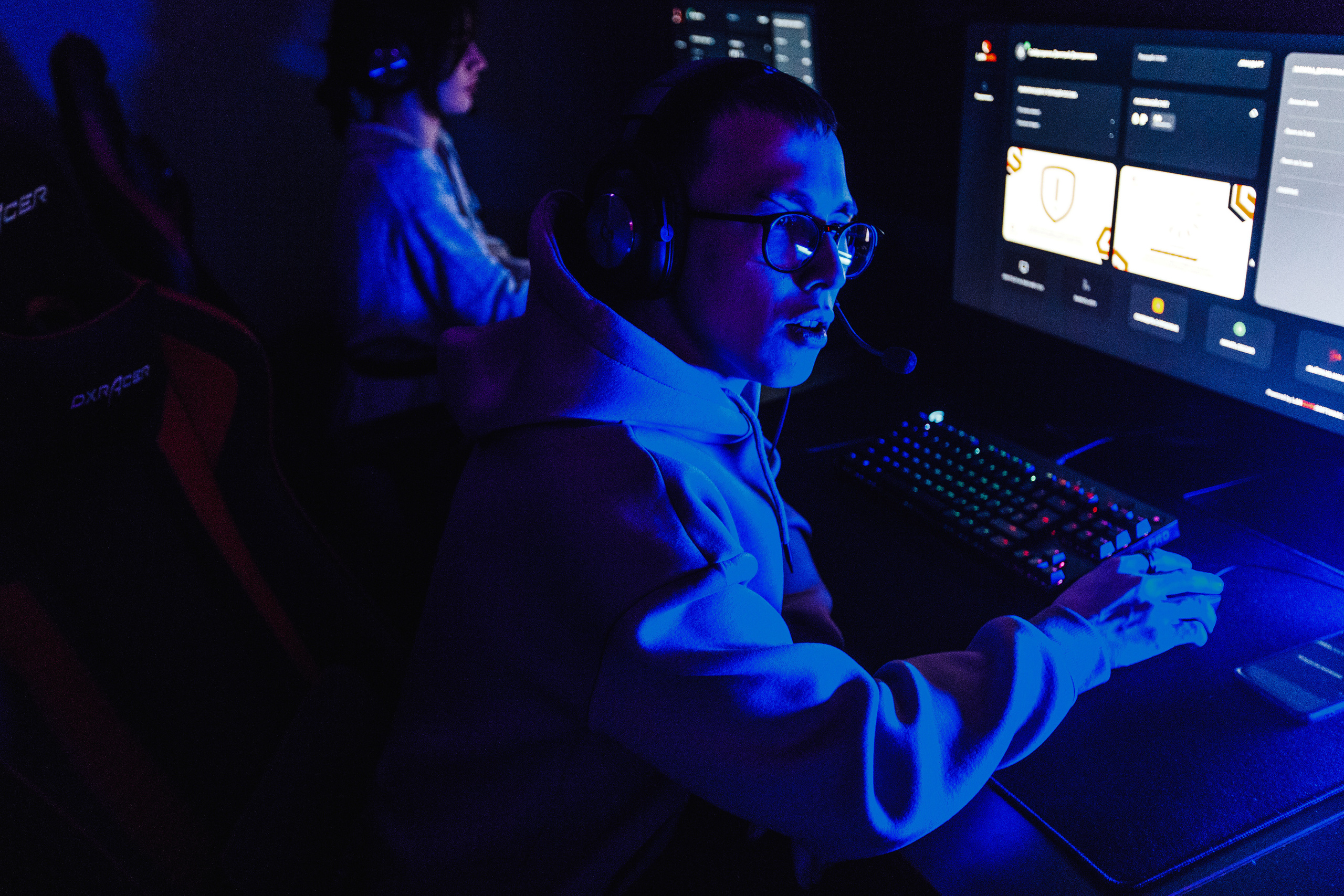 Открытие киберспортивного клуба Checkpoint. Роман Урумбаев фотограф Нижневартовск