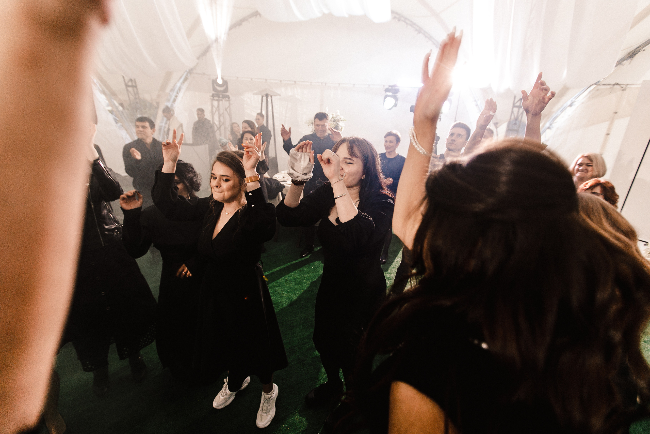 Елизавета + Денис. Роман Урумбаев фотограф Нижневартовск