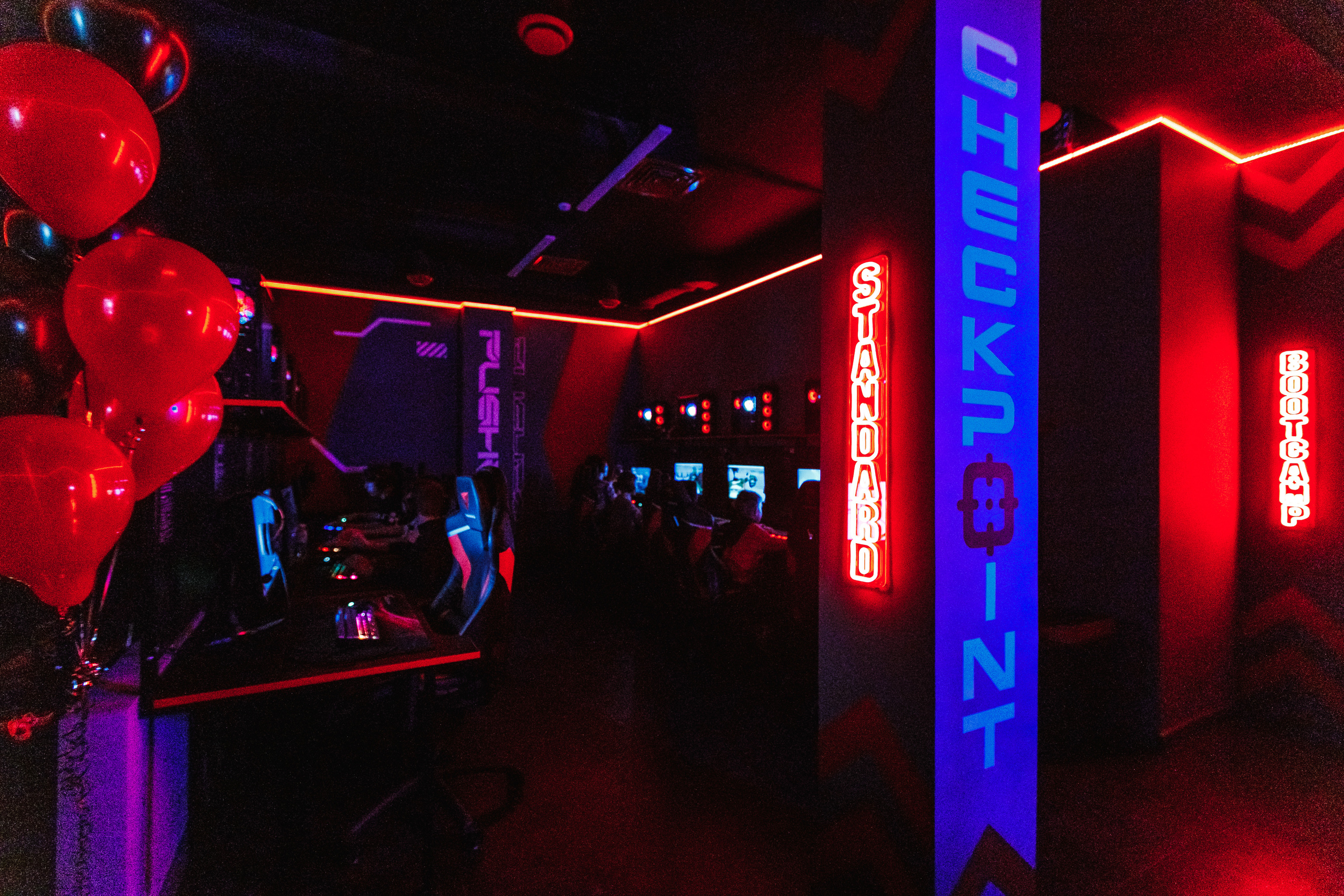 Открытие киберспортивного клуба Checkpoint. Роман Урумбаев фотограф Нижневартовск