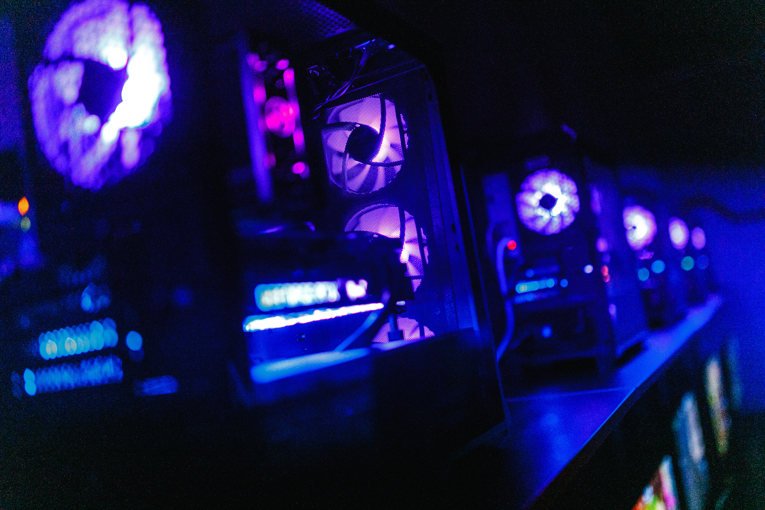 Открытие киберспортивного клуба Checkpoint. Роман Урумбаев фотограф Нижневартовск