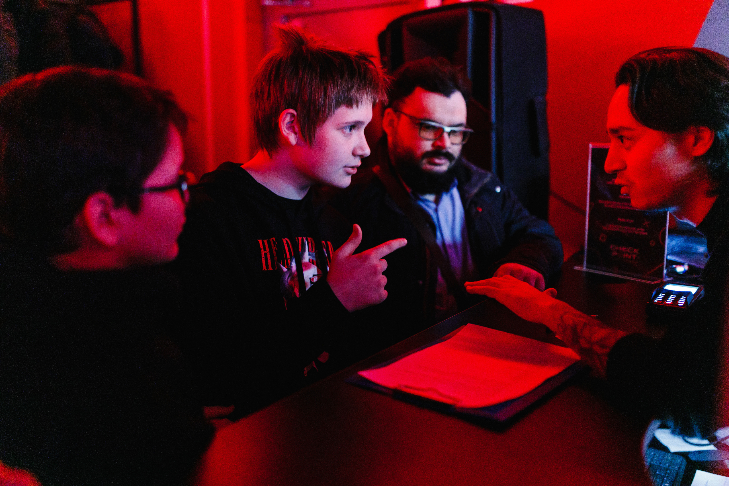 Открытие киберспортивного клуба Checkpoint. Роман Урумбаев фотограф Нижневартовск