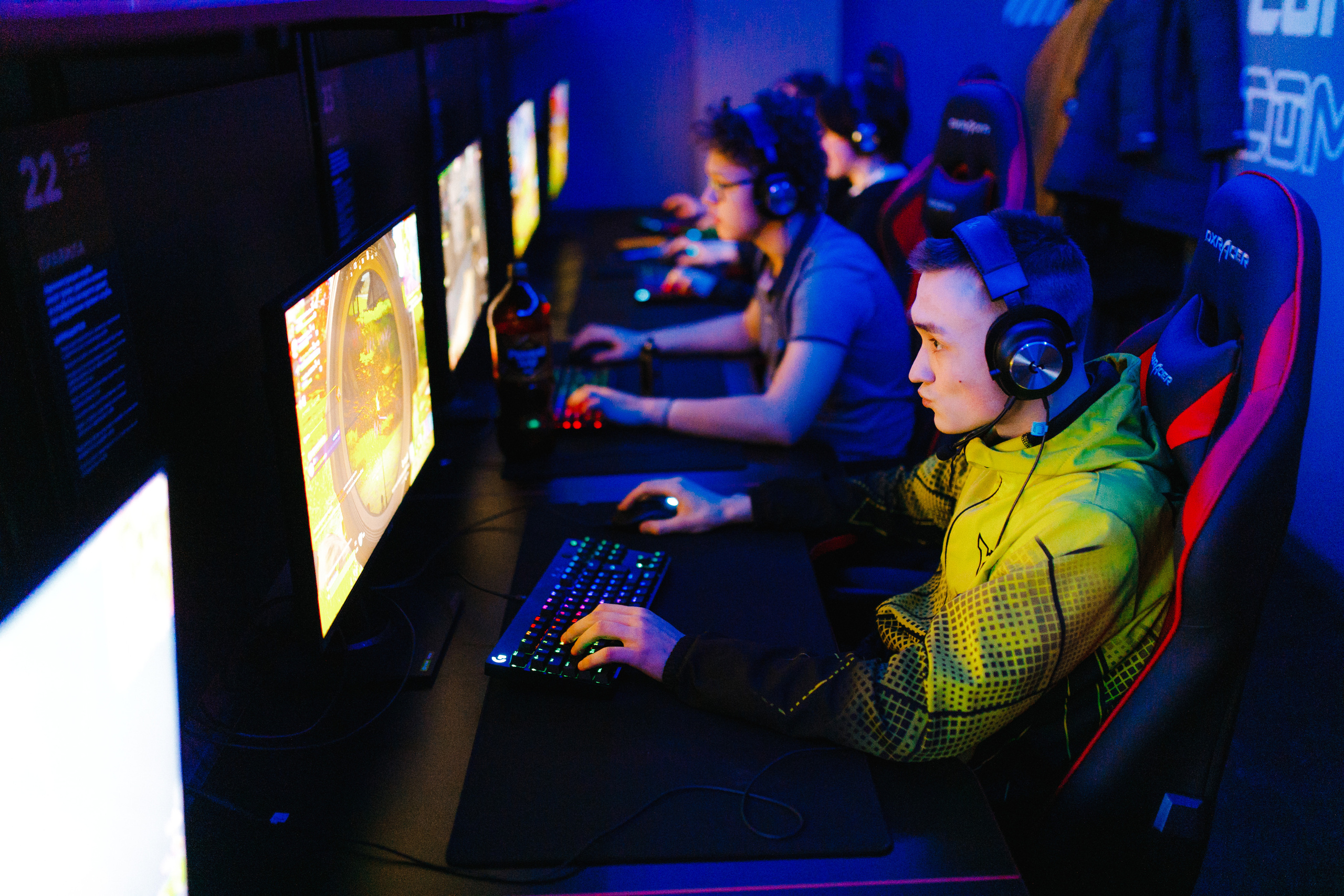 Открытие киберспортивного клуба Checkpoint. Роман Урумбаев фотограф Нижневартовск