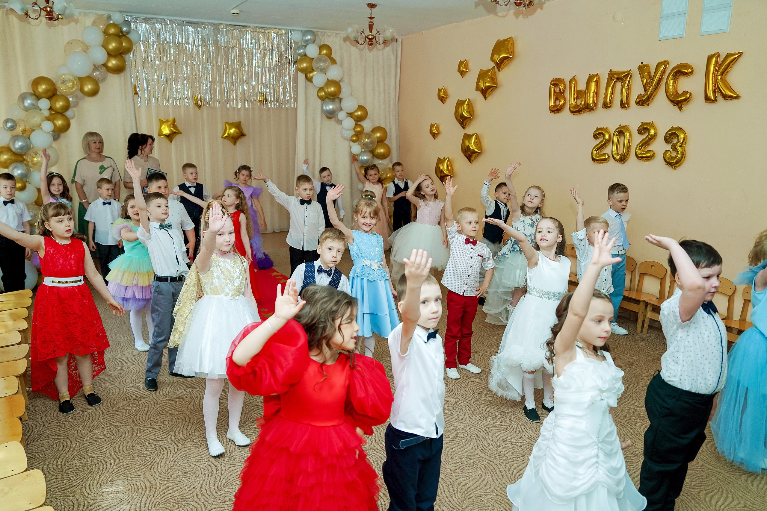 Фотосъемка видеосъёмка фотограф видеооператор новогодних утренников  в. Фотограф, видеооператор Нина Коршунова