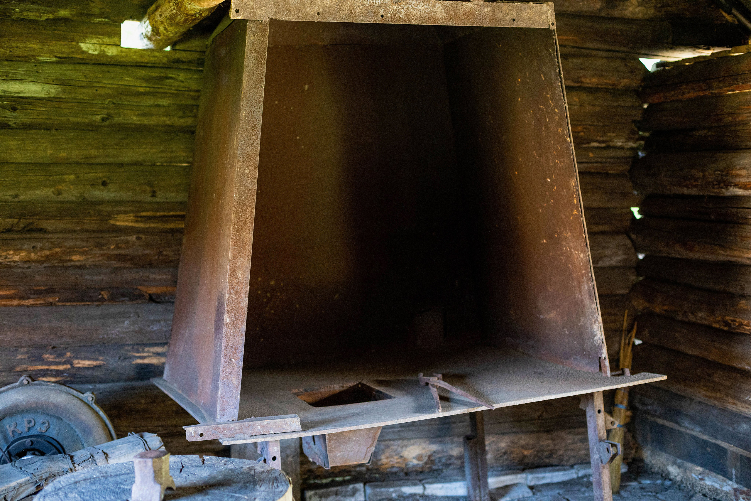 Фотосессия с Екатериной Анисимовой в Ибресинском этнографическом музее. Портретный и репортажный фотограф в Чебоксарах Андриян Чаркин