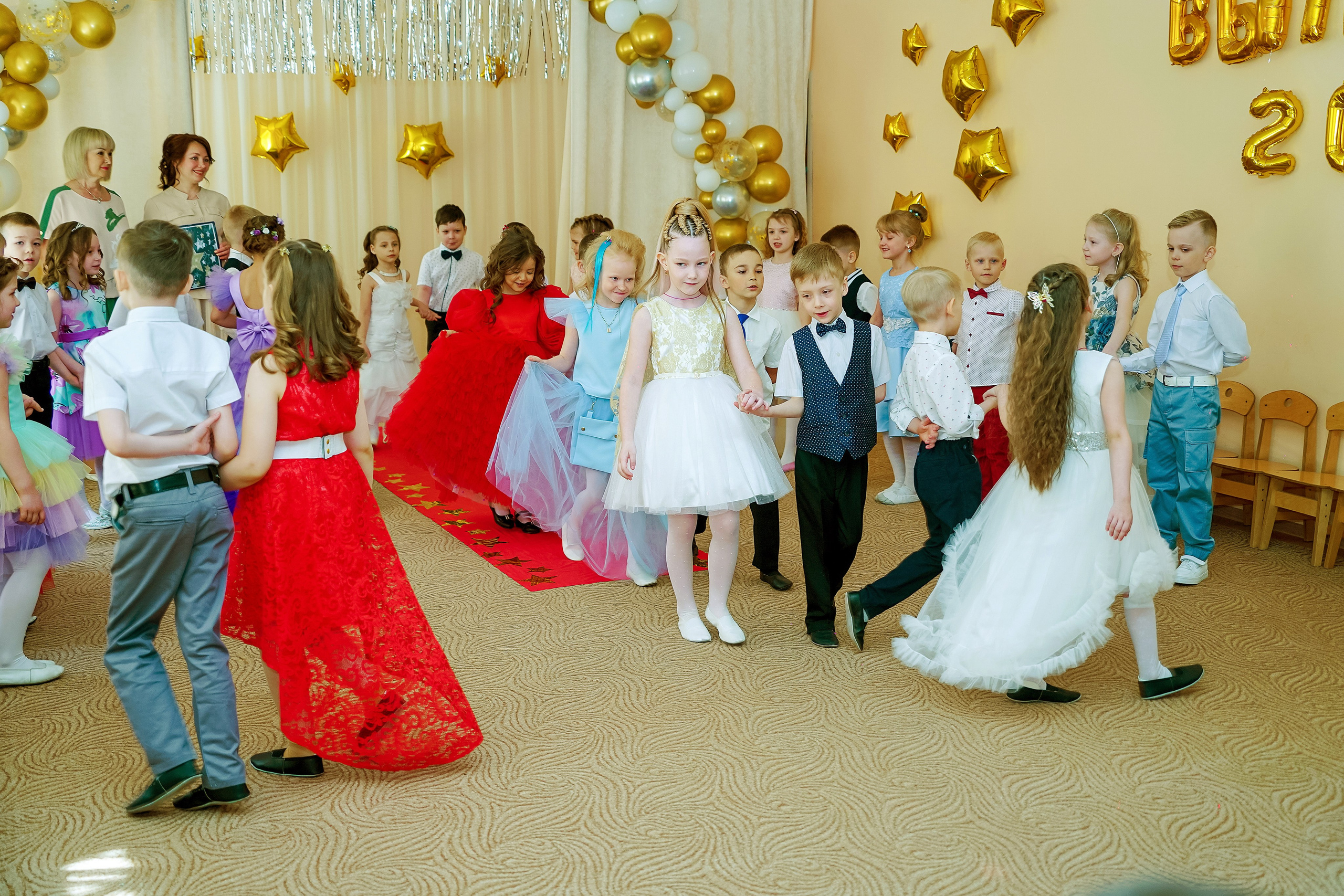 Фотосъемка видеосъёмка фотограф видеооператор новогодних утренников  в. Фотограф, видеооператор Нина Коршунова