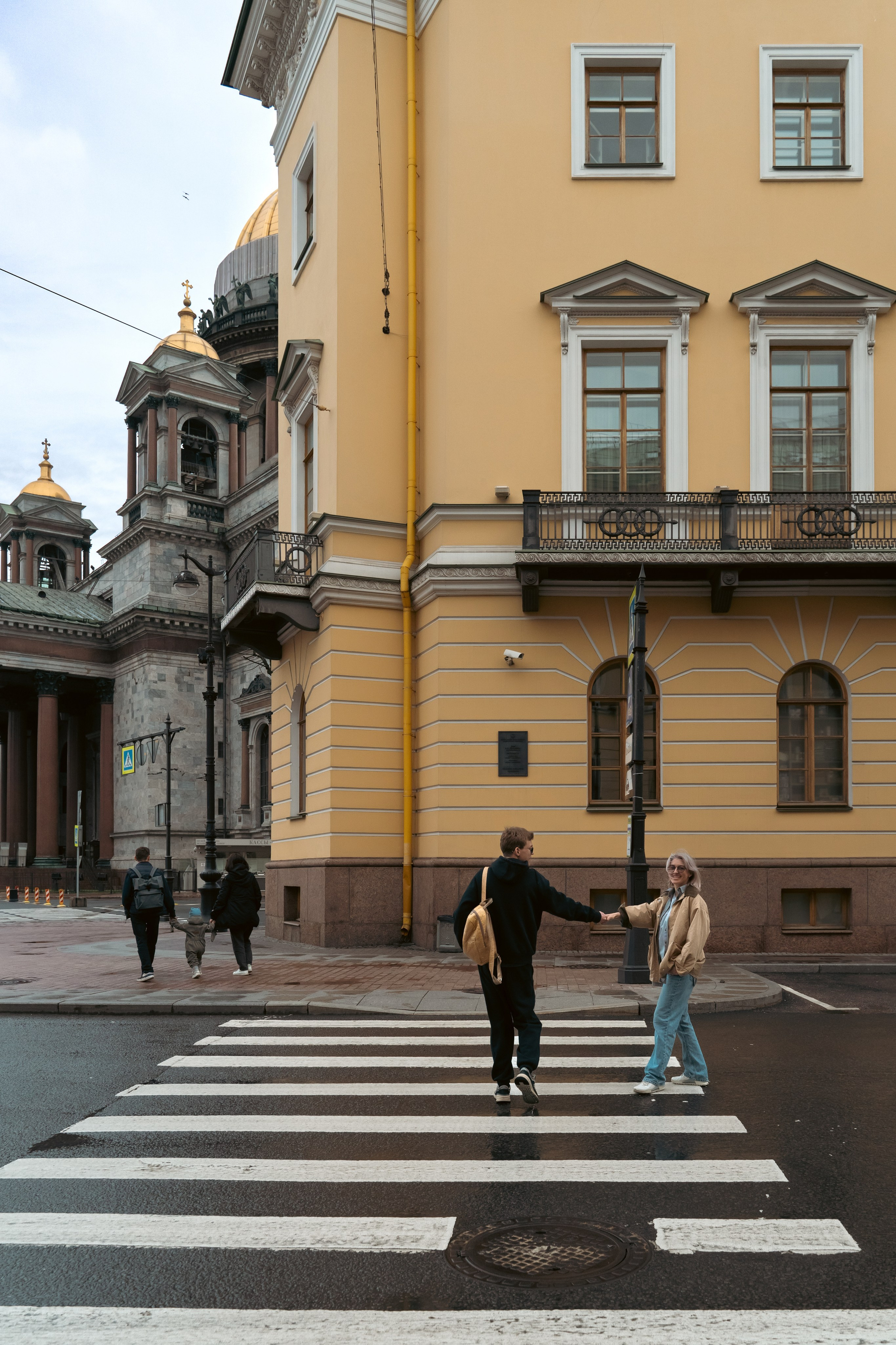 Таня и её семья 🤍 Она улыбнулась, и мне показалось, что весь мир стал светлее. — Эрих Мария Ремарк. Лайфстайл фотограф в Санкт-Петербурге — Наташа Шмидт