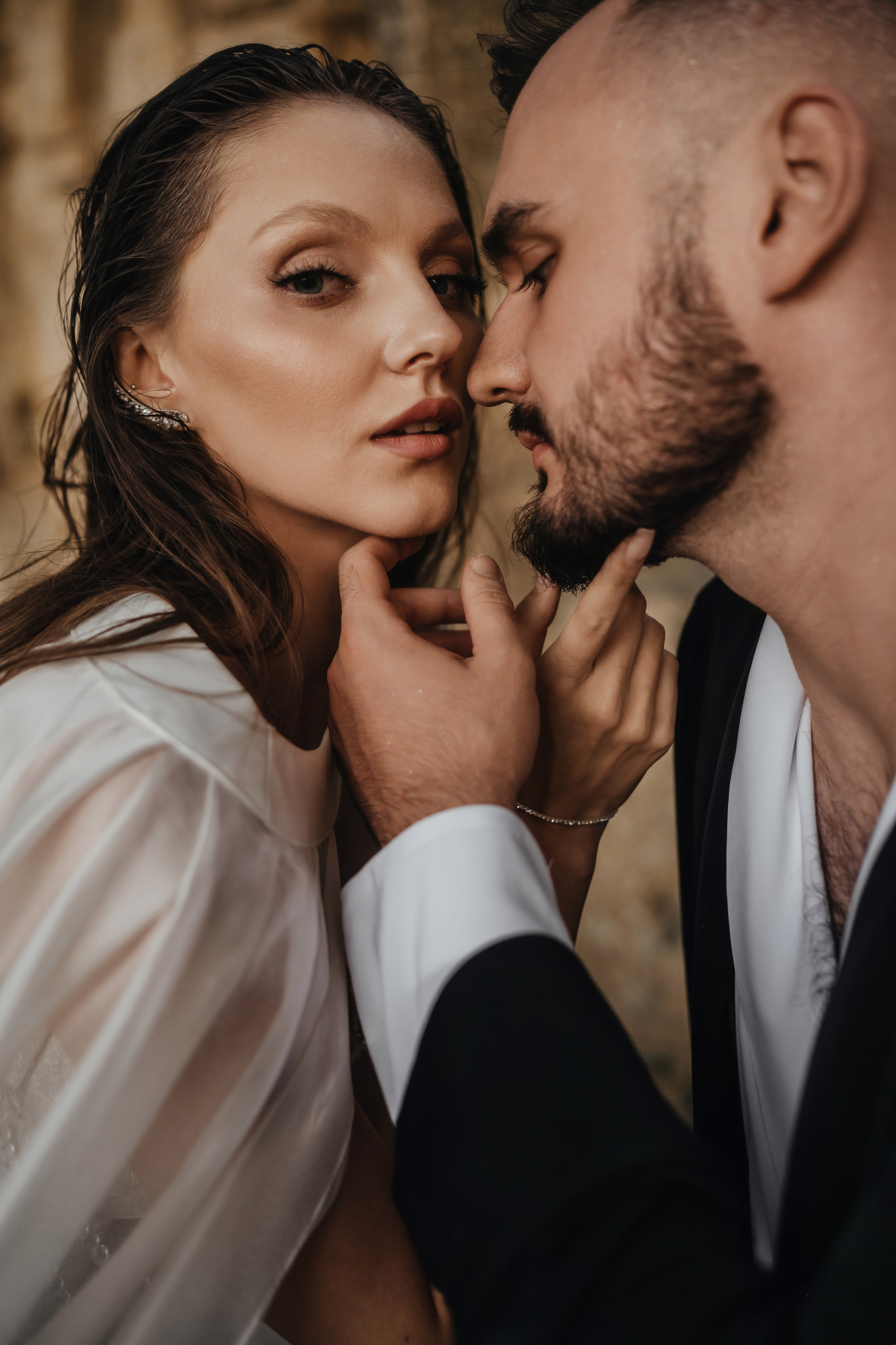 Свадебная фотосессия в старинном заброшенном храме в Крыму Гладиолусы. Свадебный и семейный фотограф и видеограф, Крым, Москва, Санкт -Петербург