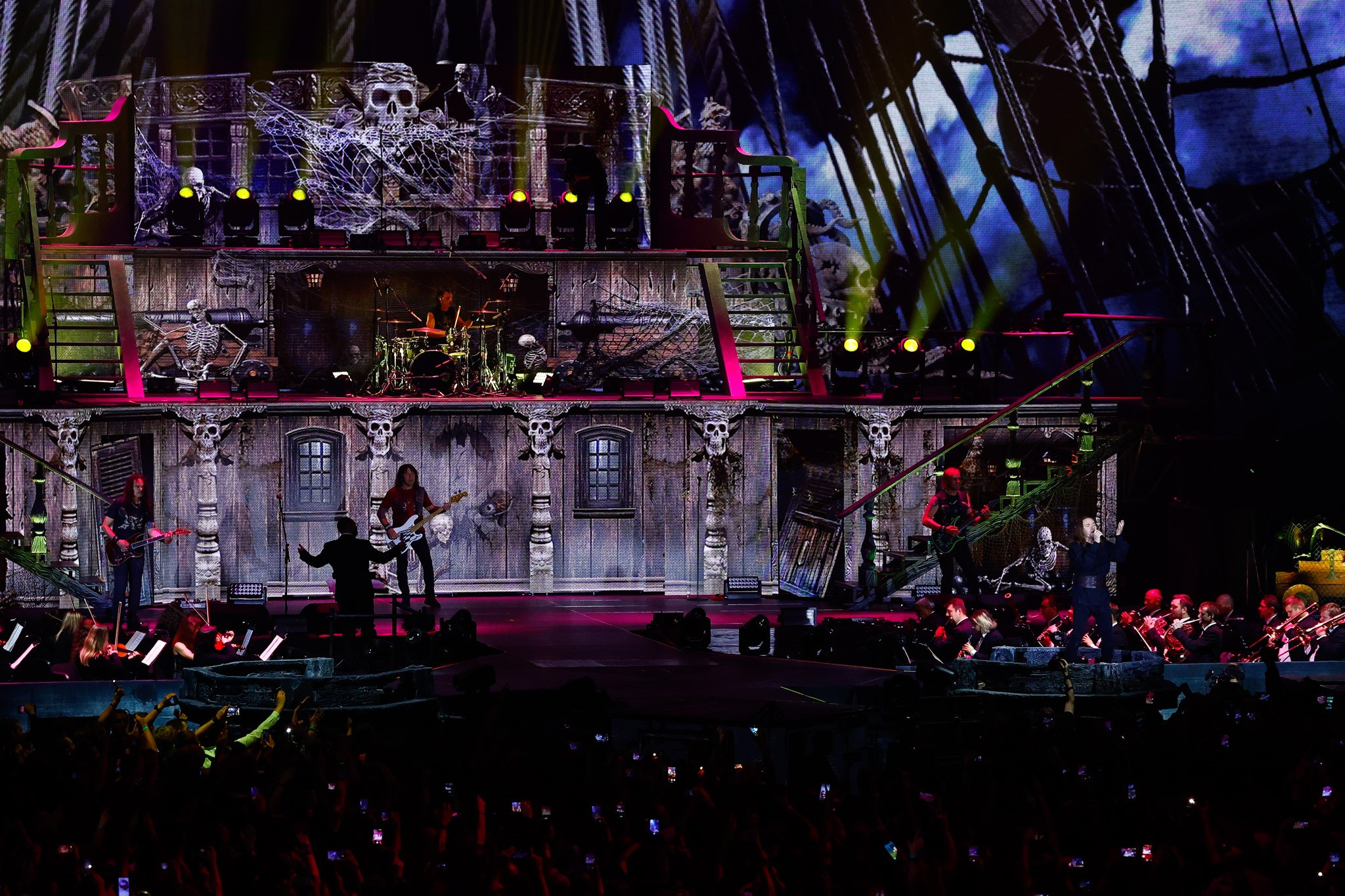 ШОУ ГОСТЬ ИЗ ЦАРСТВА ТЕНЕЙ (АРИЯ)