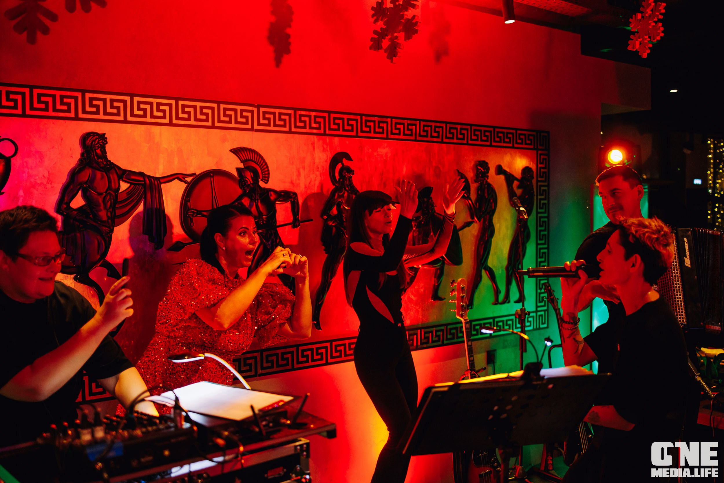 Клубный концерт в El Greco: Братья Грим. One Media Life: фоторепортажи, фотоотчеты с мероприятий и заведений