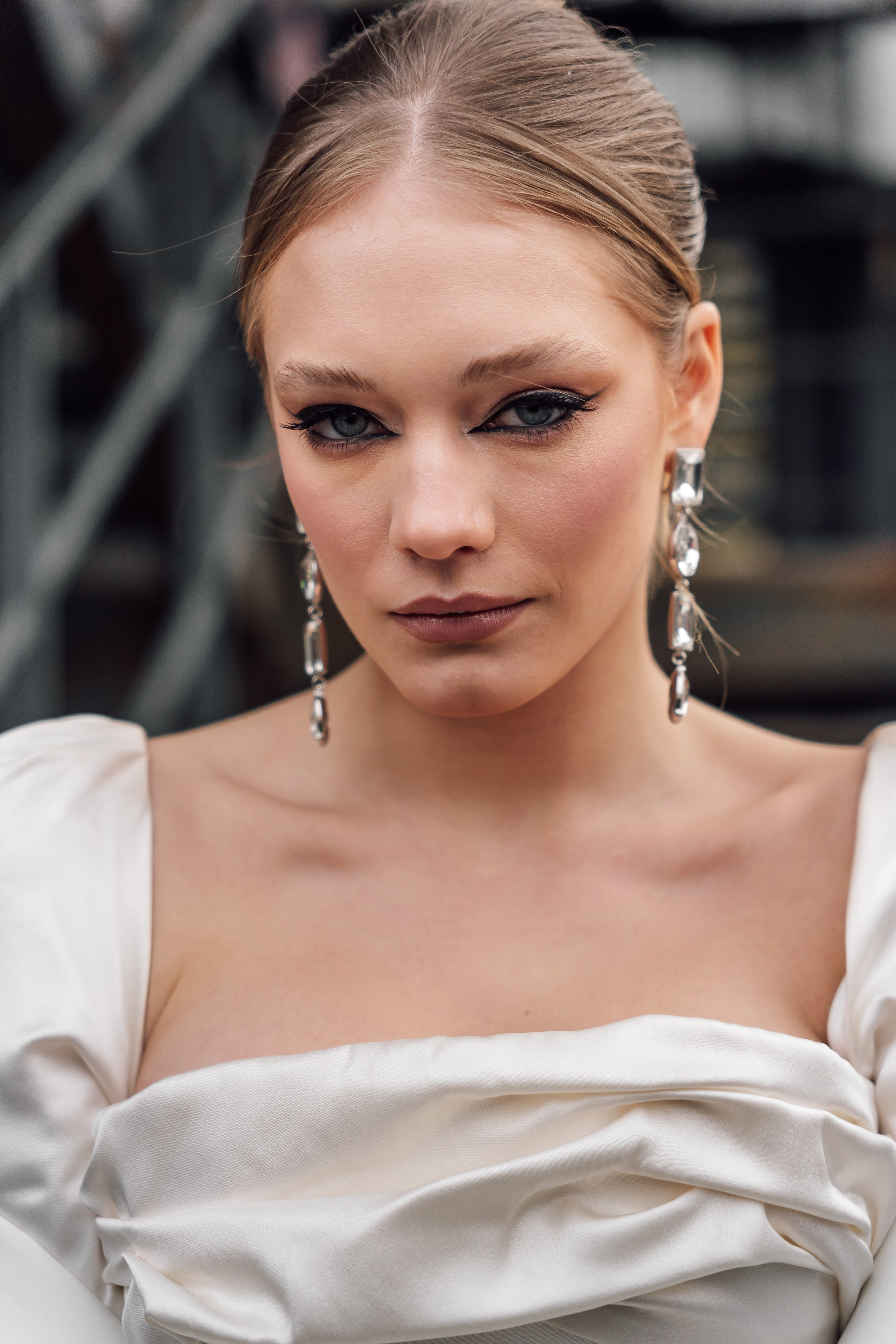 Городская свадебная съемка в Тамбове: Павел Четвертков, крупные аксессуары.