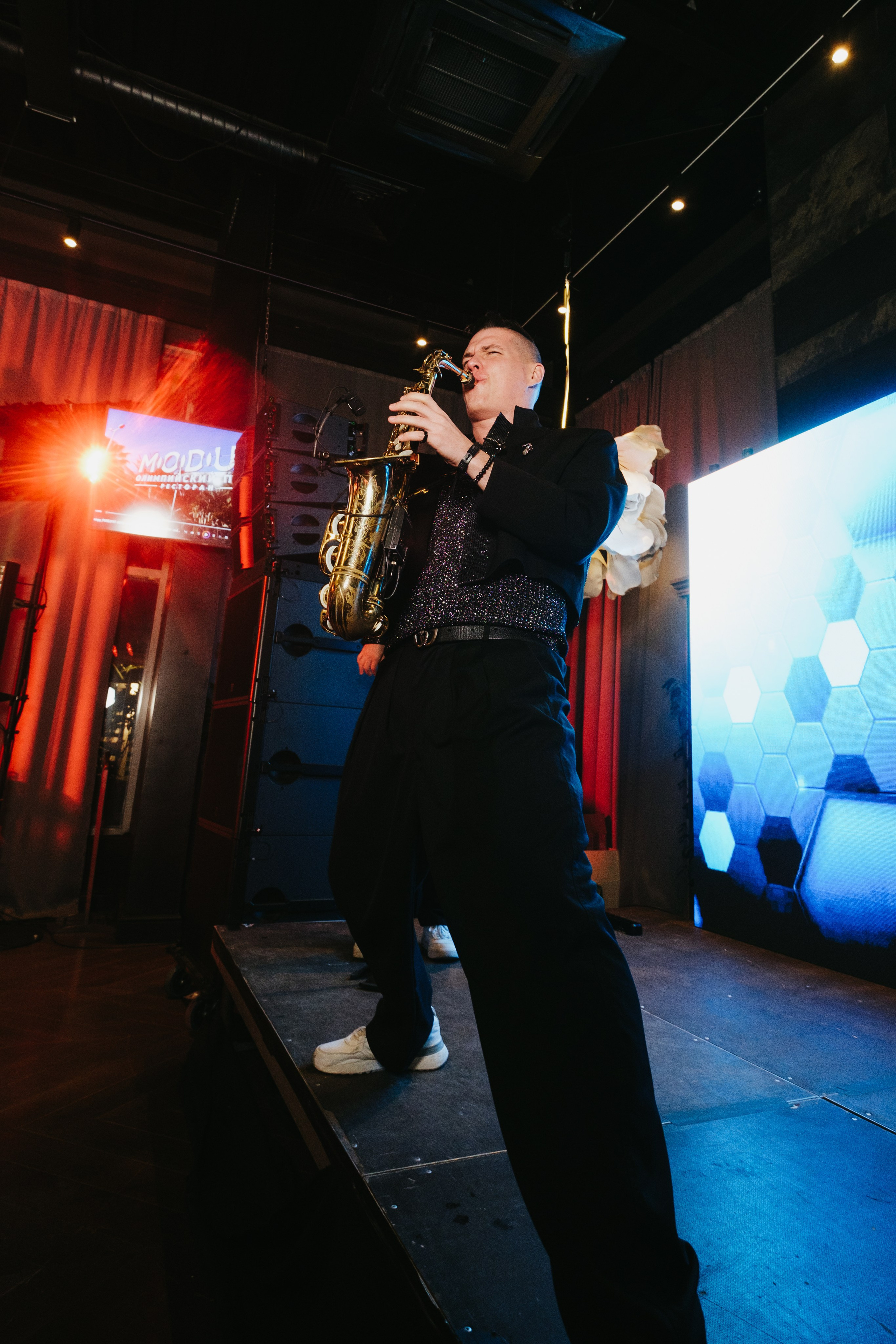 Корпоратив в Сириусу (Адлер) 10 лет компании. Свадебный фотограф Денис Ожигин в Краснодаре и крае. Эмоциональная и стильная съемка вашего дня