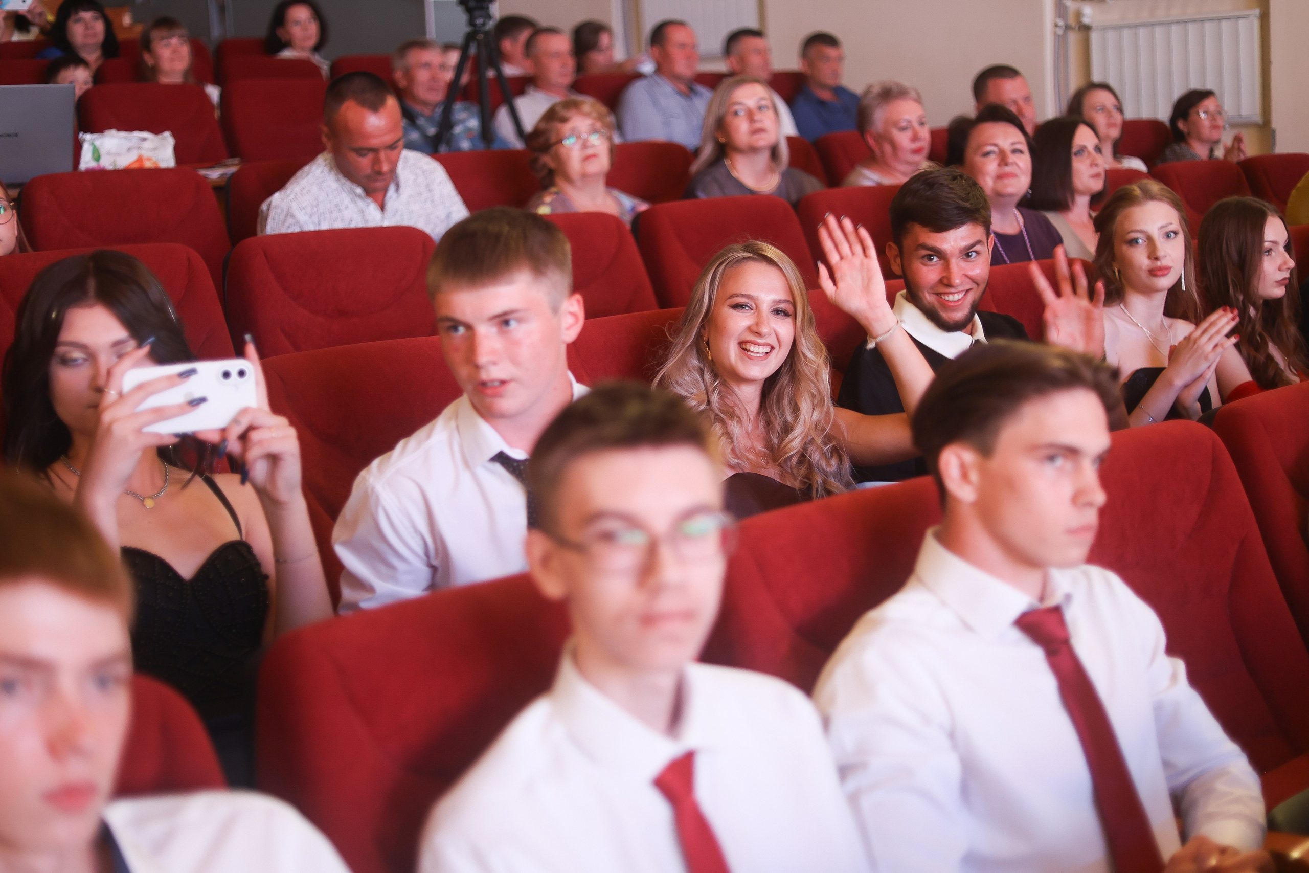 9-11 классы СЪЁМКИ ВЫПУСКНЫХ И ПОСЛЕДНИХ ЗВОНКОВ. Выпускные альбомы для школ и Детских садов в Барнауле /Выпускные/Свадебные/Детские/Семейные и др. виды съёмок /Фотограф Вера Валейко