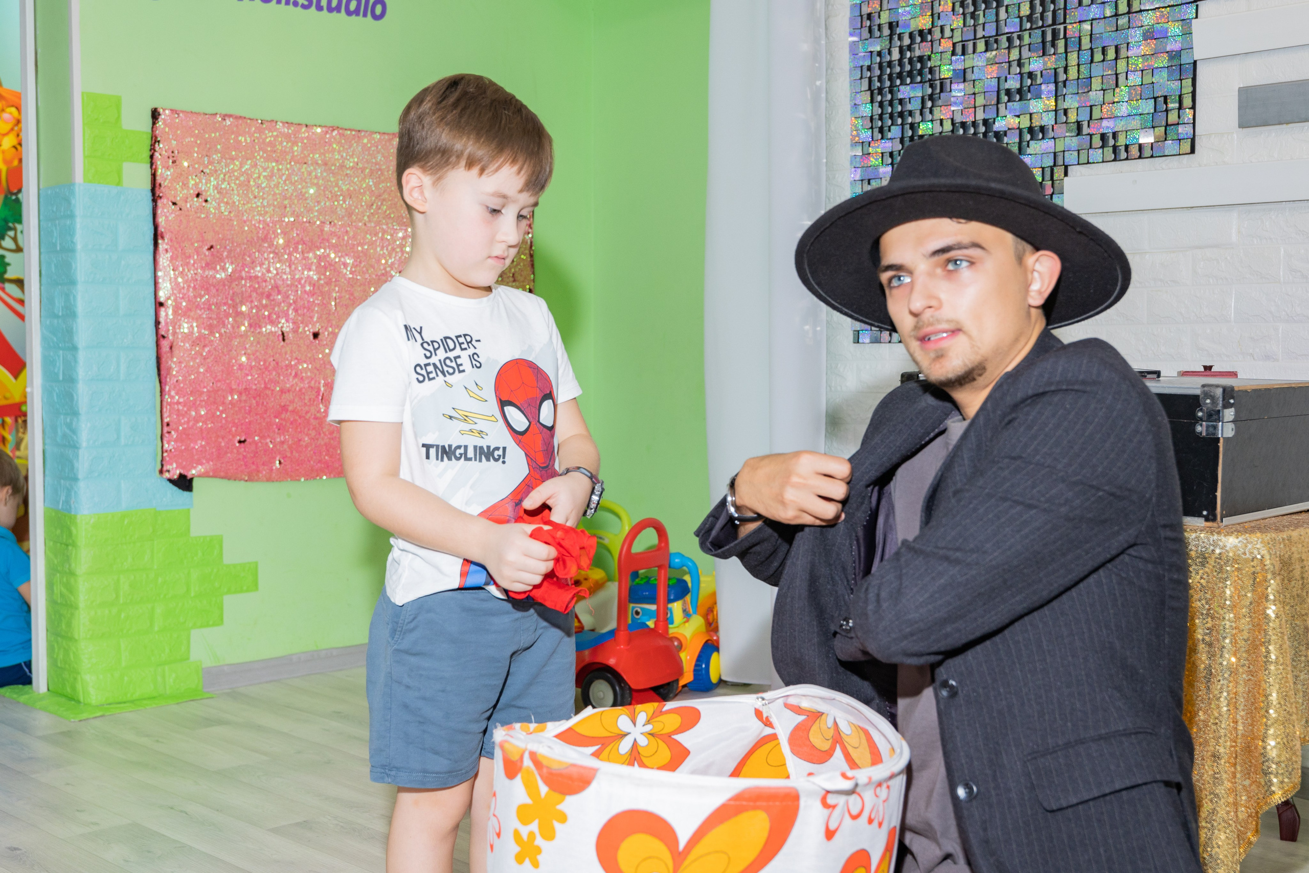 День Рождение в детском центре Качели. Выпускные альбомы во Владивостоке