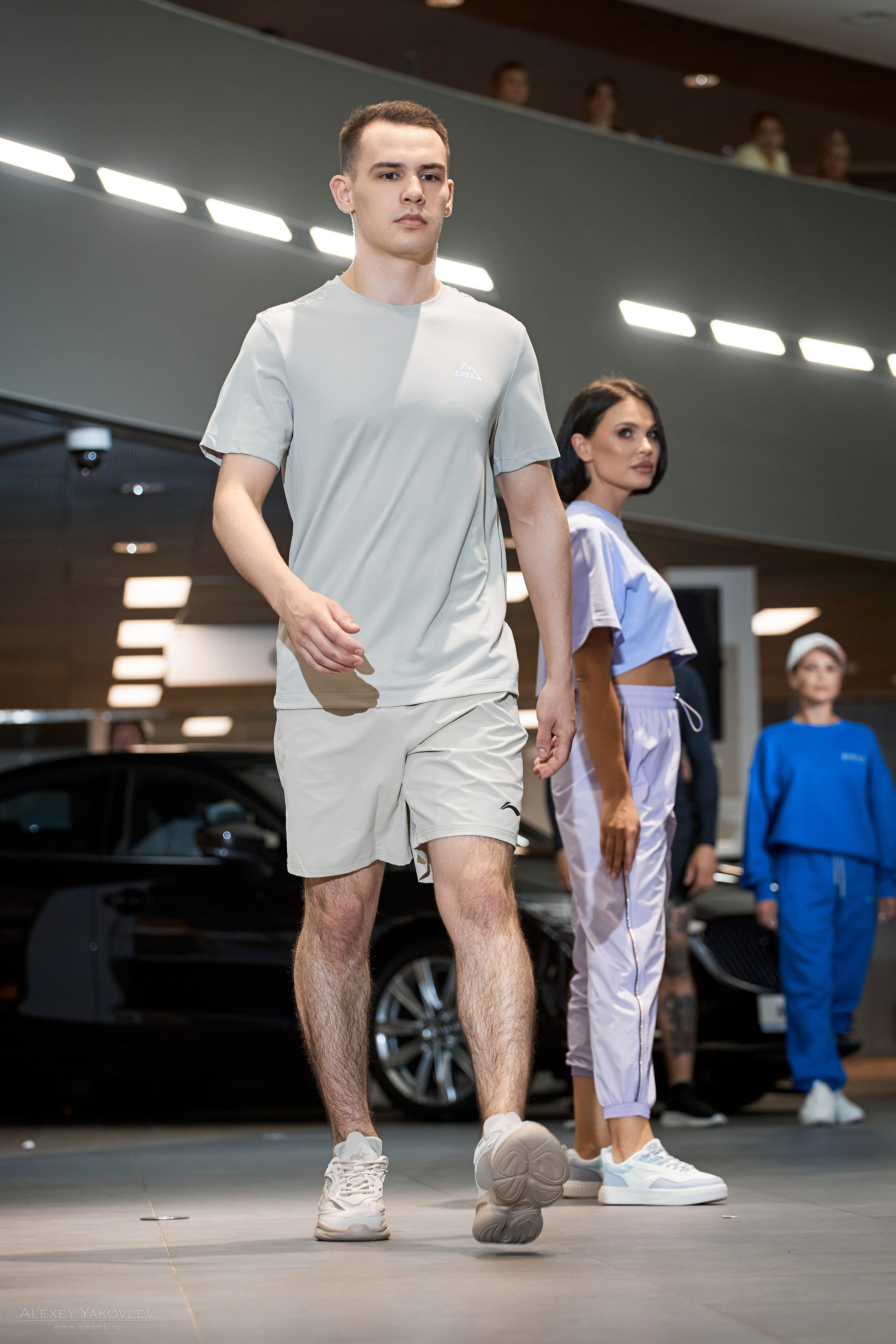 Модный показ PRE-FALL модельной школы Modeling+. Фотограф Алексей Яковлев