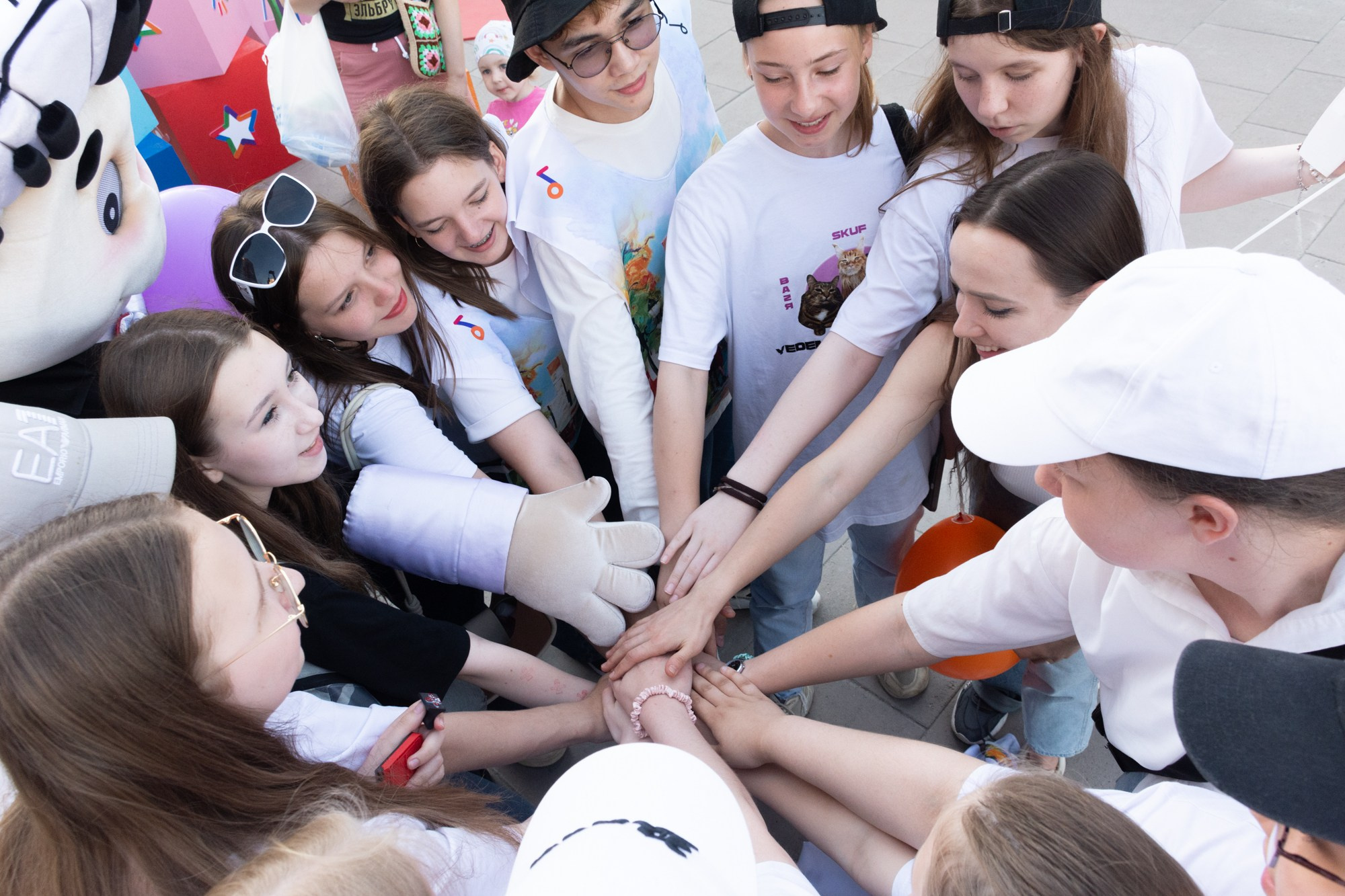 Фестиваль современного исполнительского искусства (Сквер Академ Риверсайд). Фотограф Максим Буряк