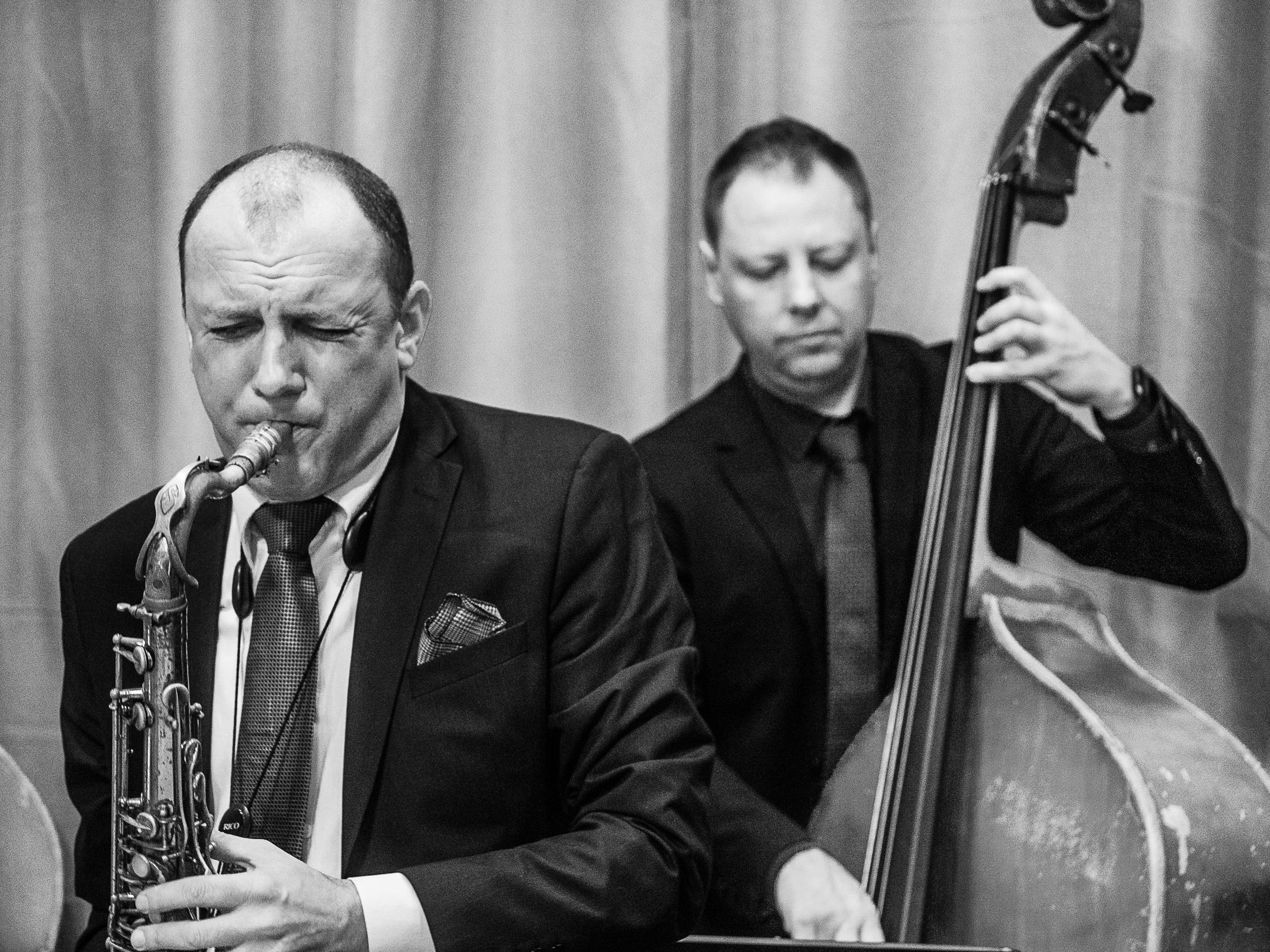 Сергей Ваулин и трио Алексея Подымкина в Новосибирском Доме Джаза. Фотограф Алексей Школдин. Новосибирск