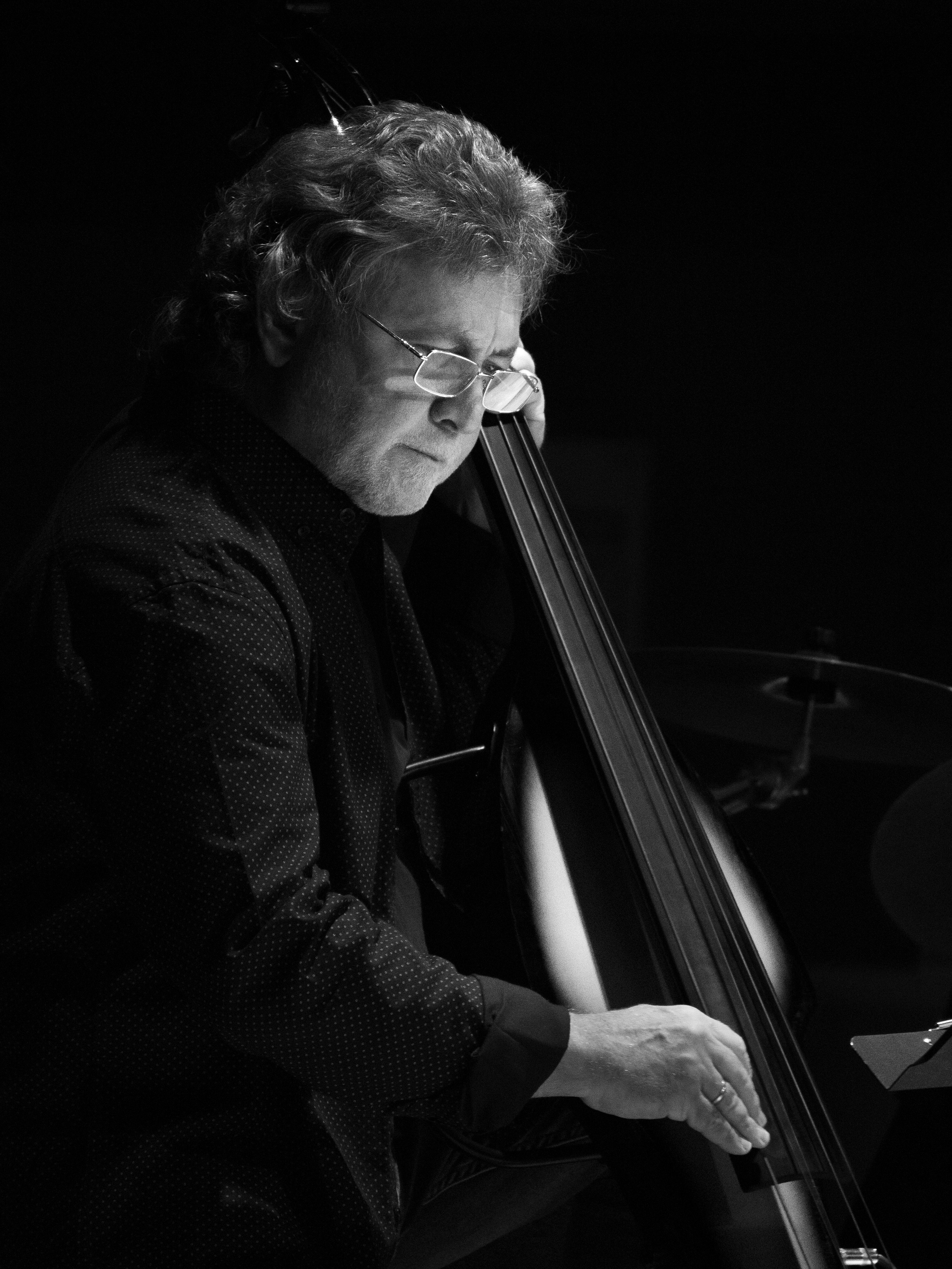 Репортажный черно-белый портрет. Фотограф Алексей Школдин. Новосибирск