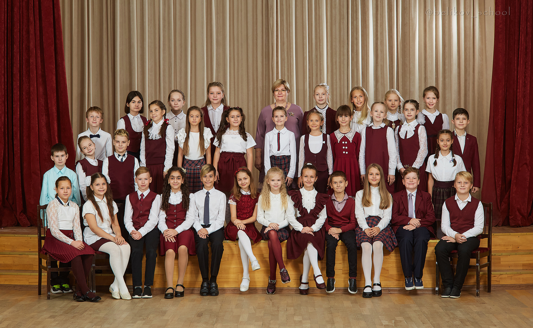 Общая фотография класса. Школьный фотограф Сергей Беликов