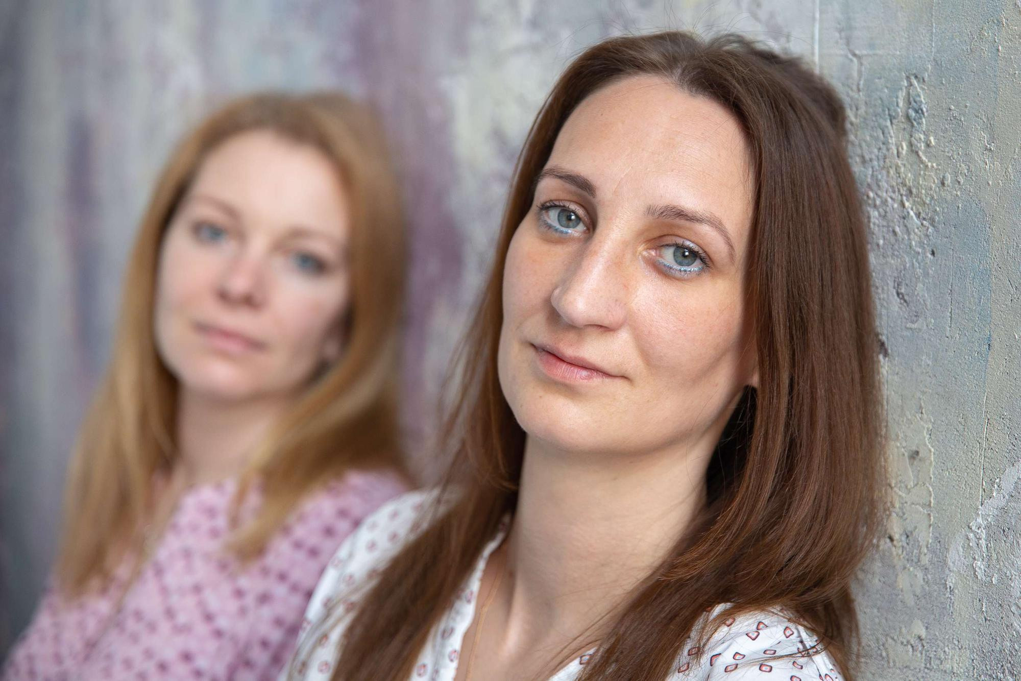 Студийная портретная фотосессия для мам и дочерей. Семейный и школьный фотограф в Москве Анна Ткач