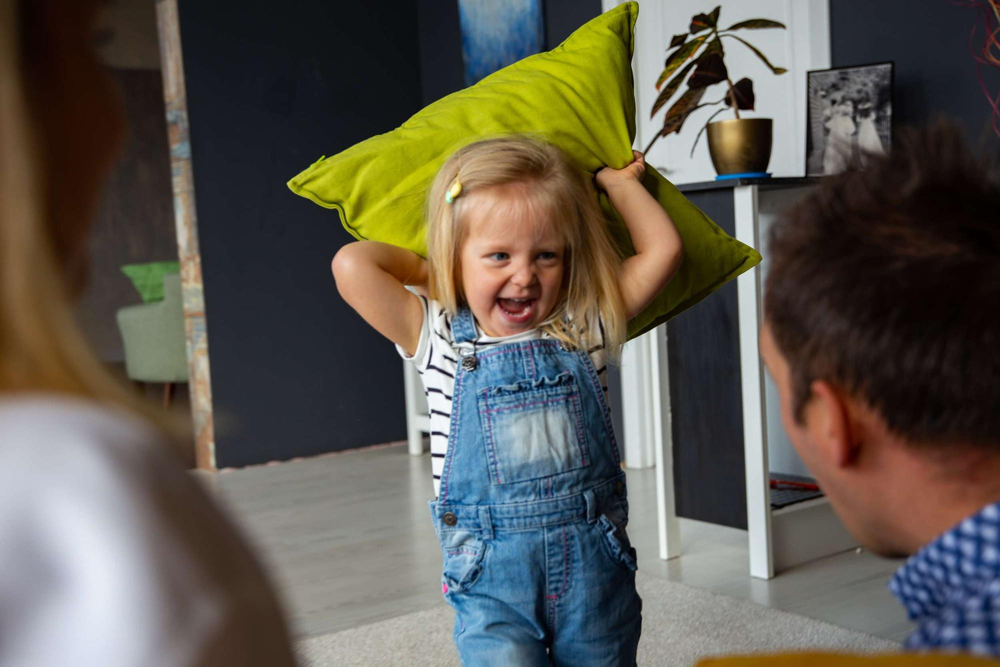 Студийная семейная съемка в ожидании второго малыша. Семейный и школьный фотограф в Москве Анна Ткач