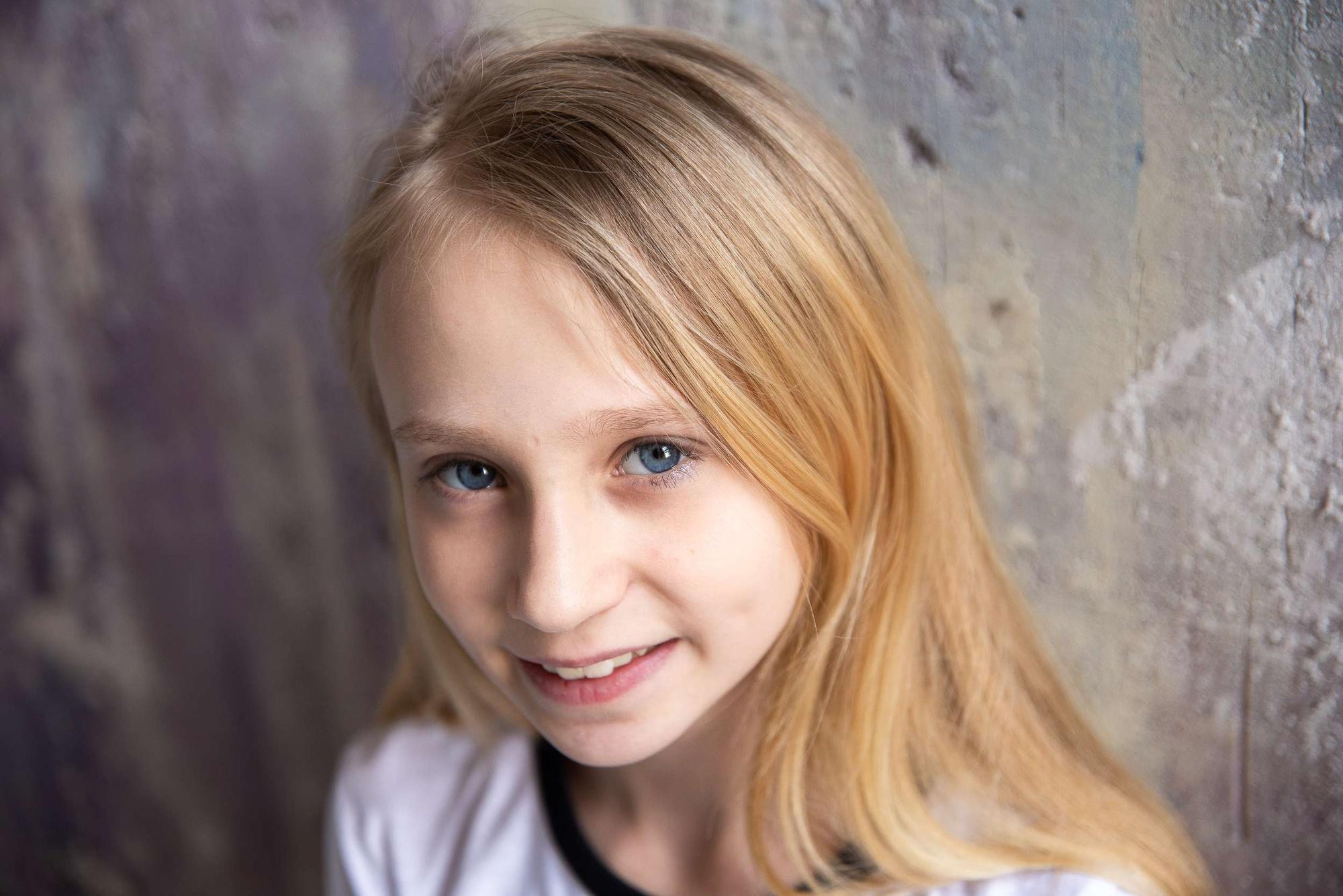 Студийная портретная фотосессия для мам и дочерей. Семейный и школьный фотограф в Москве Анна Ткач