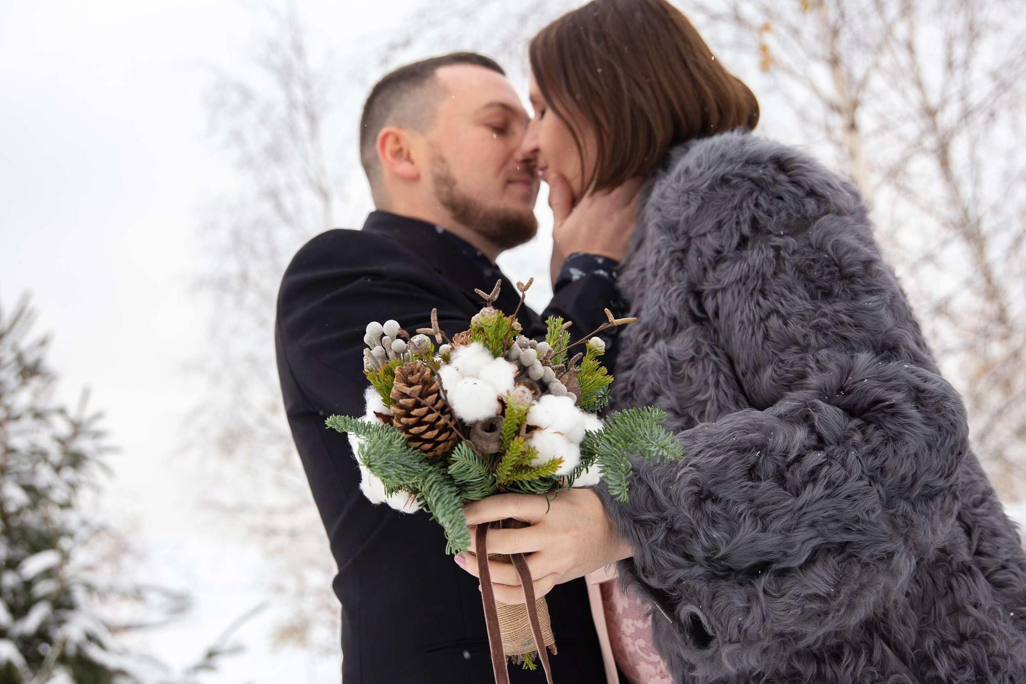 Свадебная фотопрогулка для беременной пары в Москве зимой. Семейный и школьный фотограф в Москве Анна Ткач