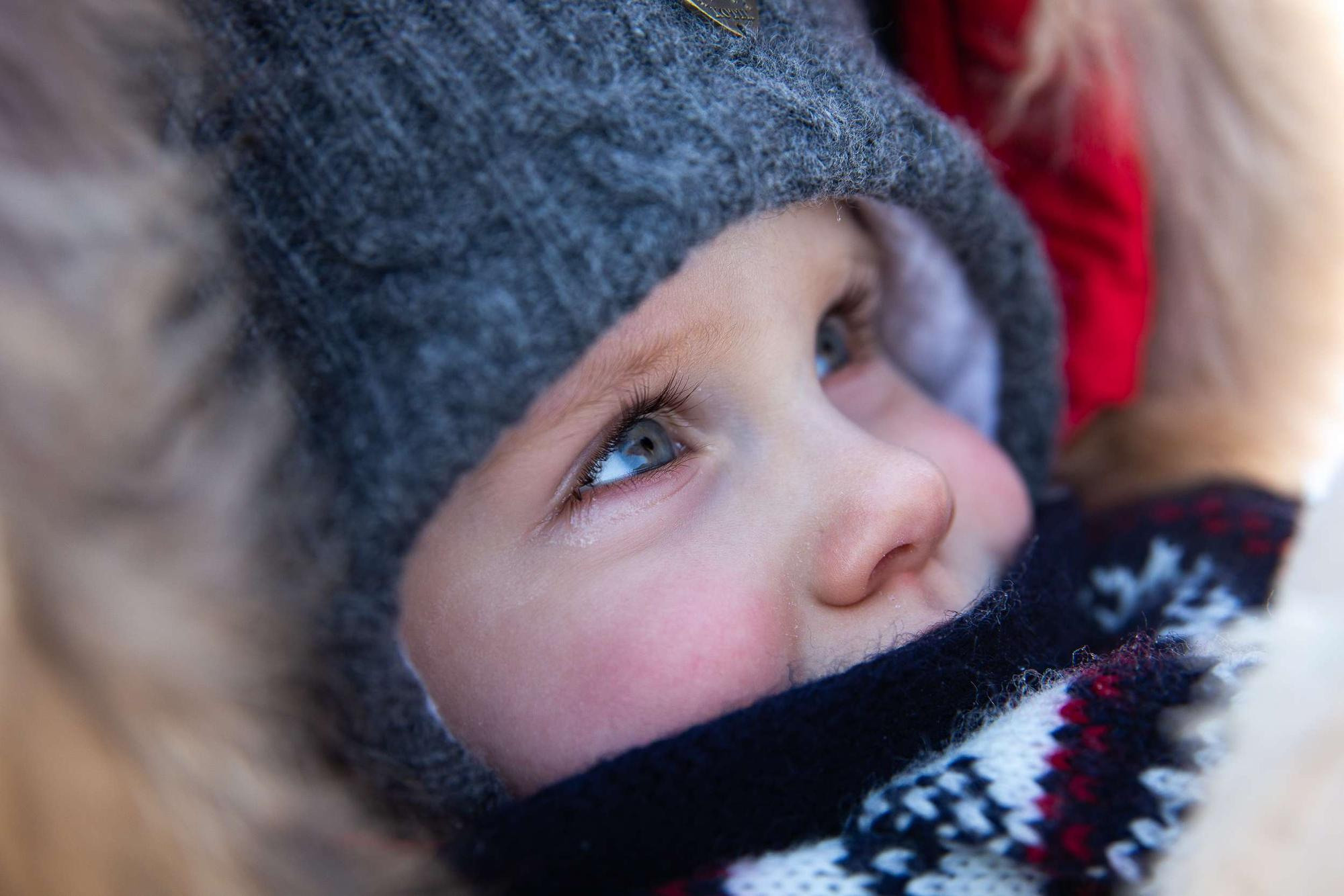 Новогодняя фотосессия в квартире для маленького мальчика и его мамы. Семейный и школьный фотограф в Москве Анна Ткач