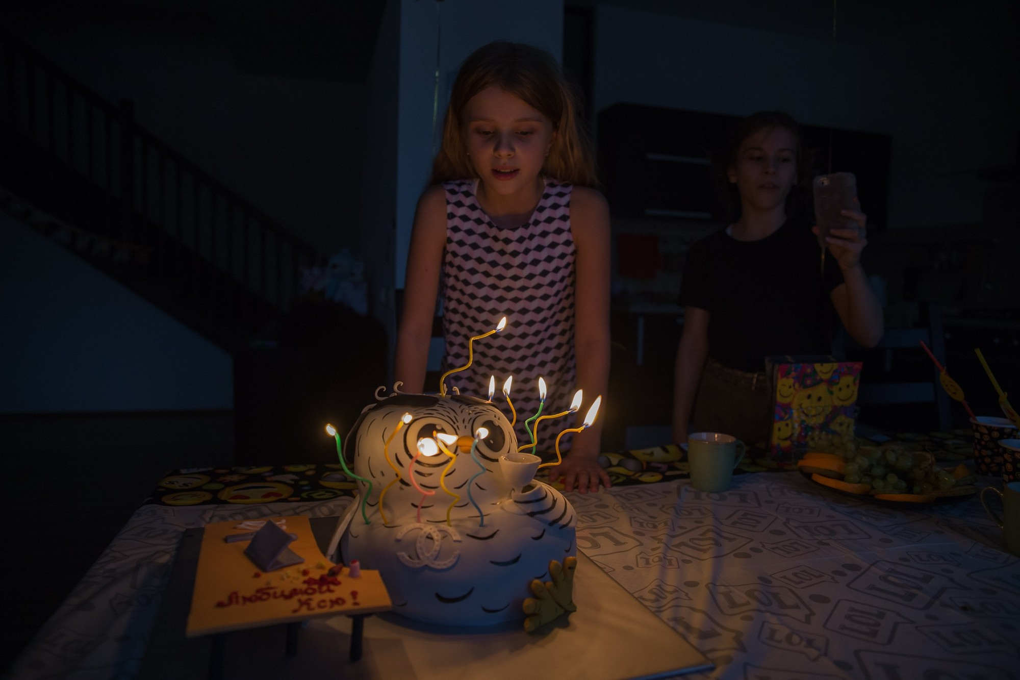 Домашняя репортажная съемка детского дня рождения в стиле Хэллоуин. Семейный и школьный фотограф в Москве Анна Ткач