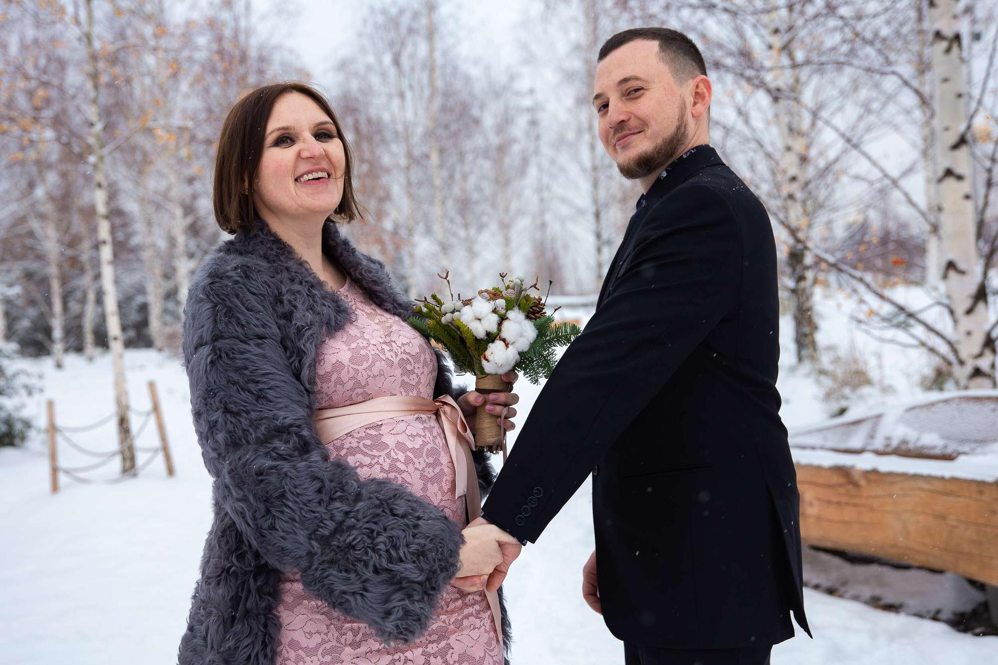 Свадебная фотопрогулка для беременной пары в Москве зимой. Семейный и школьный фотограф в Москве Анна Ткач