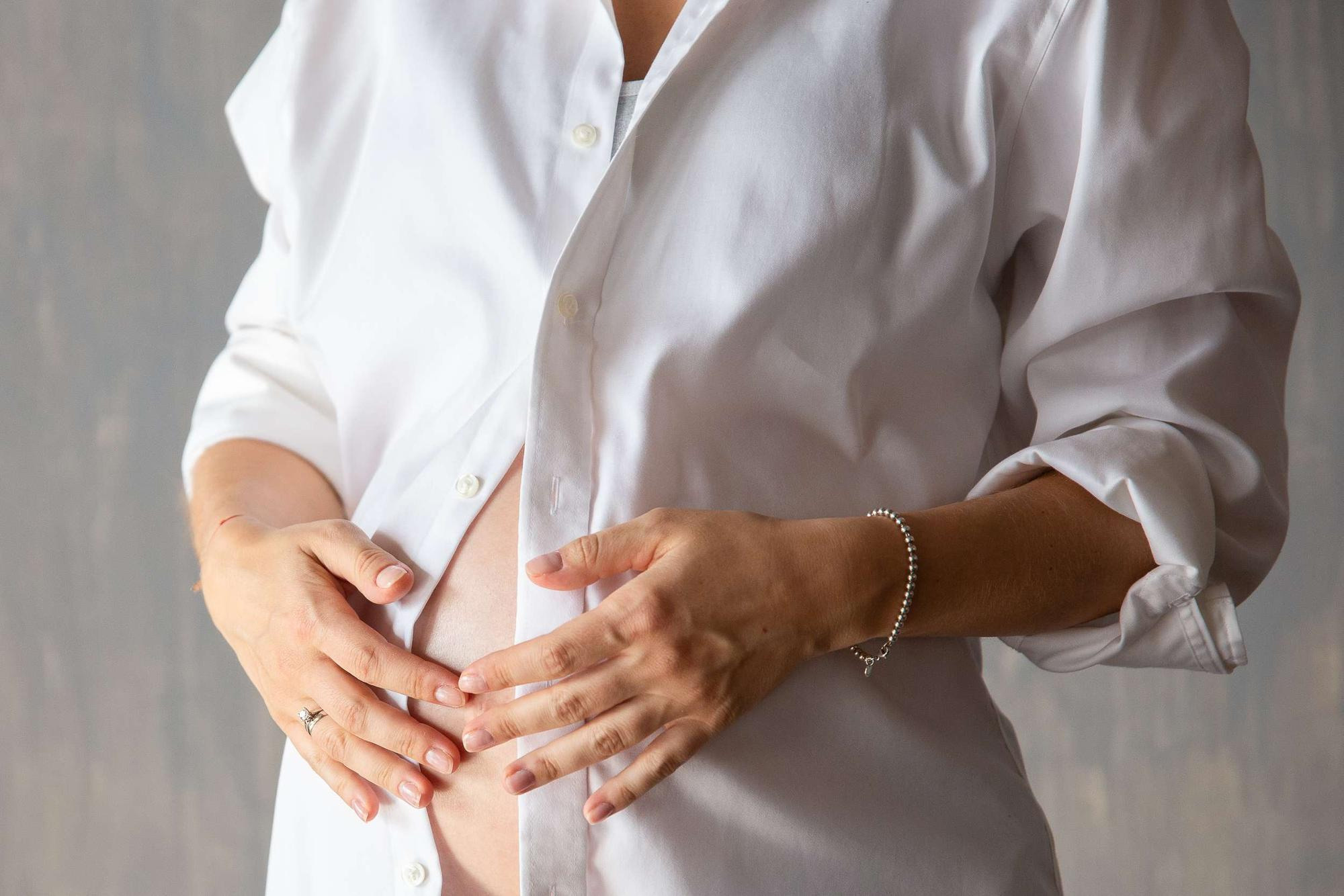 Студийная семейная съемка в ожидании второго малыша. Семейный и школьный фотограф в Москве Анна Ткач