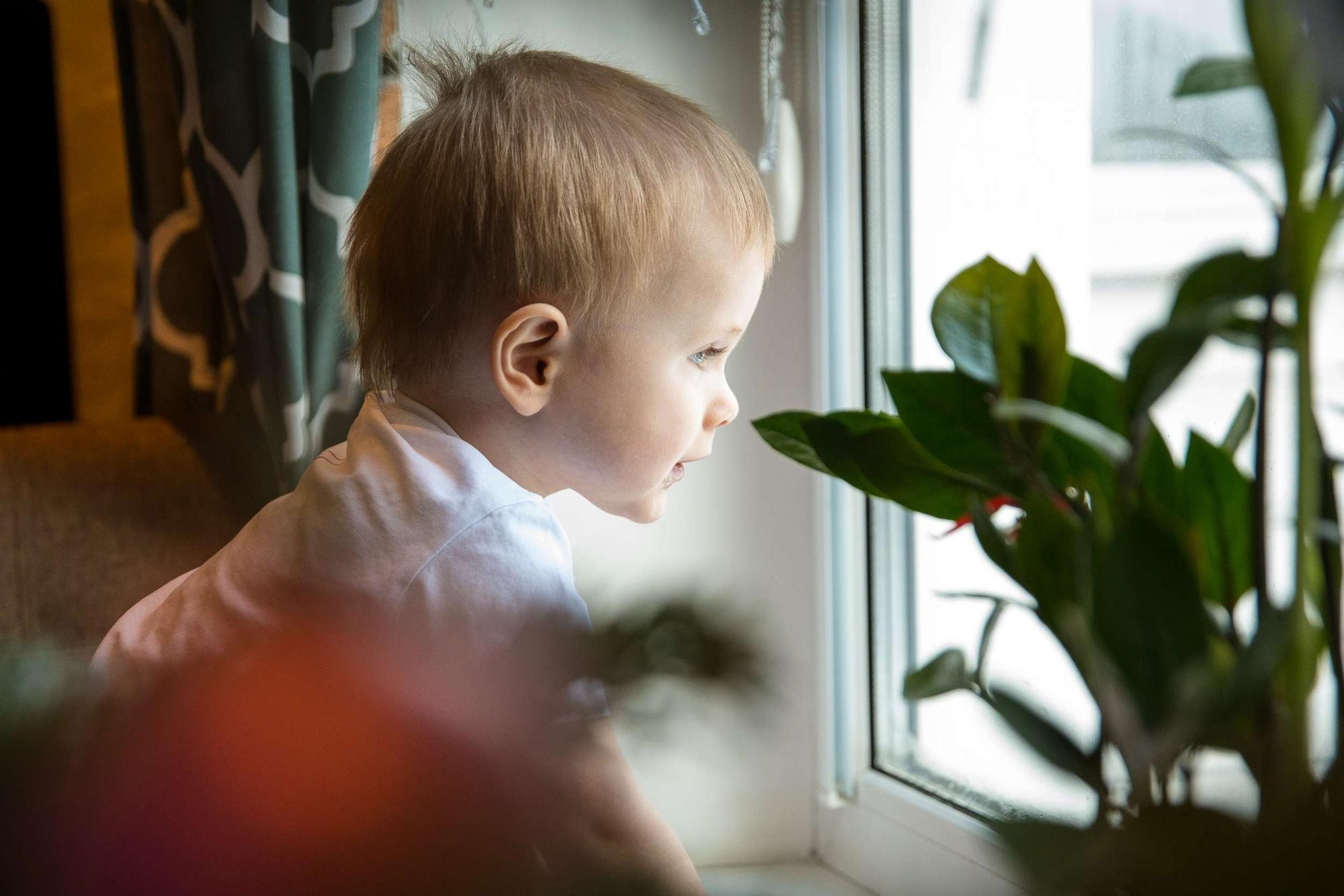 Новогодняя фотосессия в квартире для маленького мальчика и его мамы. Семейный и школьный фотограф в Москве Анна Ткач
