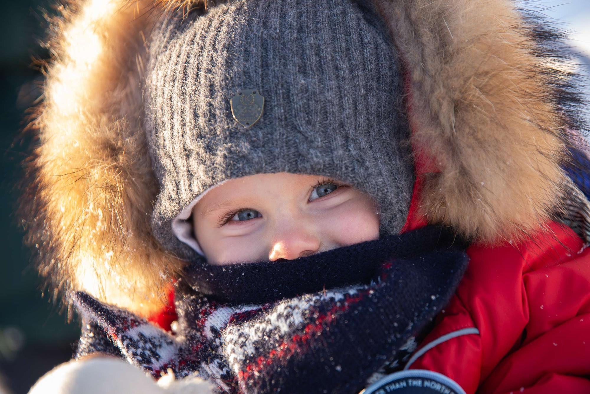 Новогодняя фотосессия в квартире для маленького мальчика и его мамы. Семейный и школьный фотограф в Москве Анна Ткач