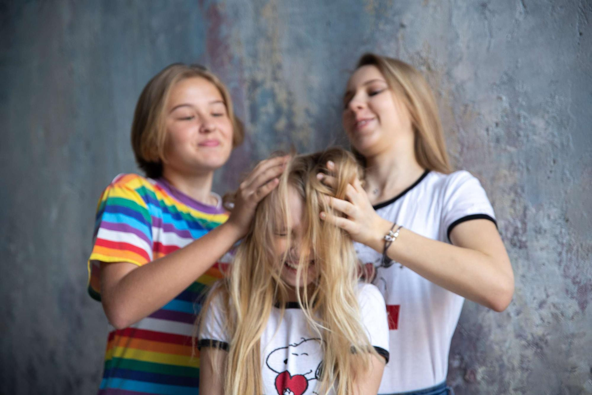 Студийная портретная фотосессия для мам и дочерей. Семейный и школьный фотограф в Москве Анна Ткач