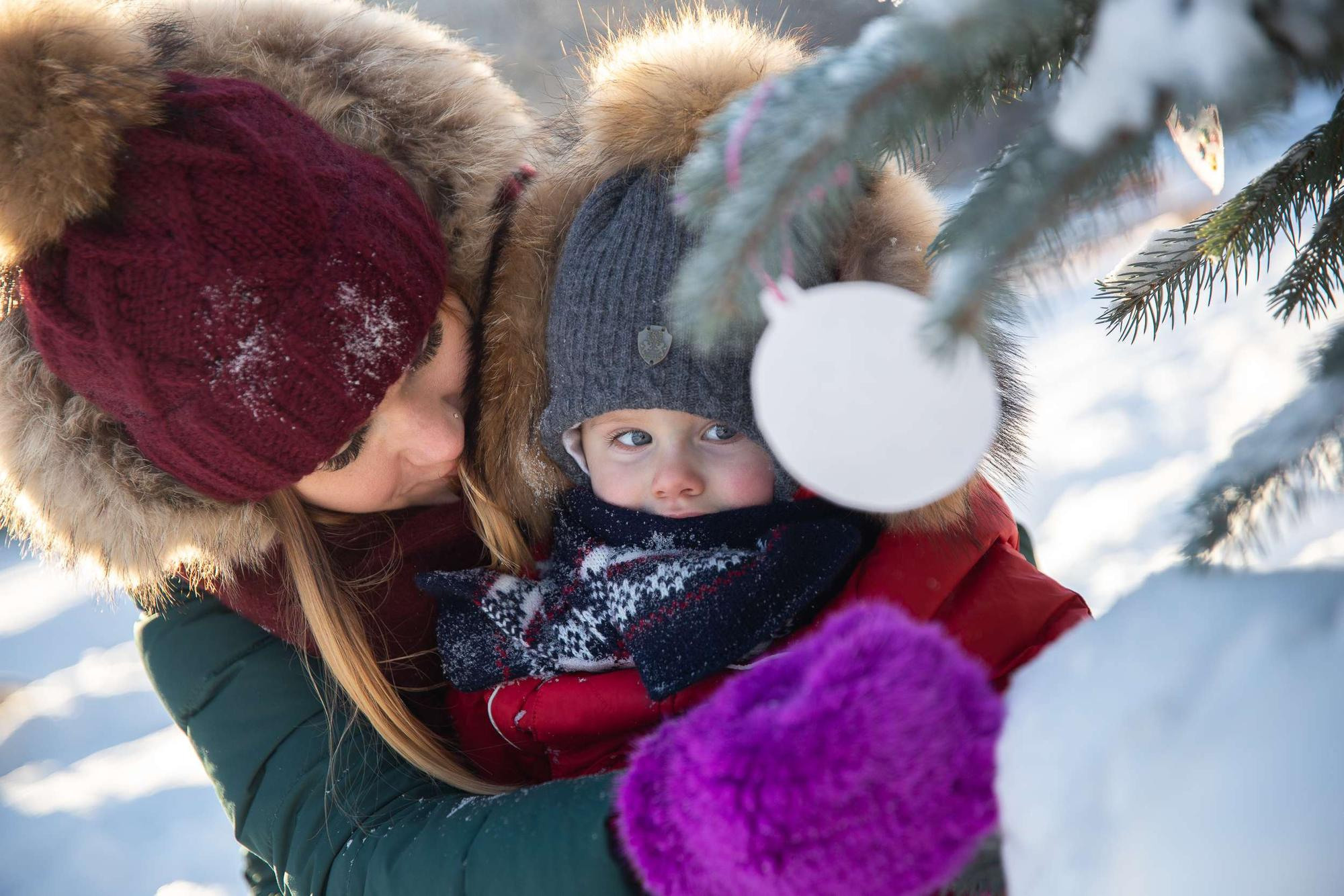 Новогодняя фотосессия в квартире для маленького мальчика и его мамы. Семейный и школьный фотограф в Москве Анна Ткач