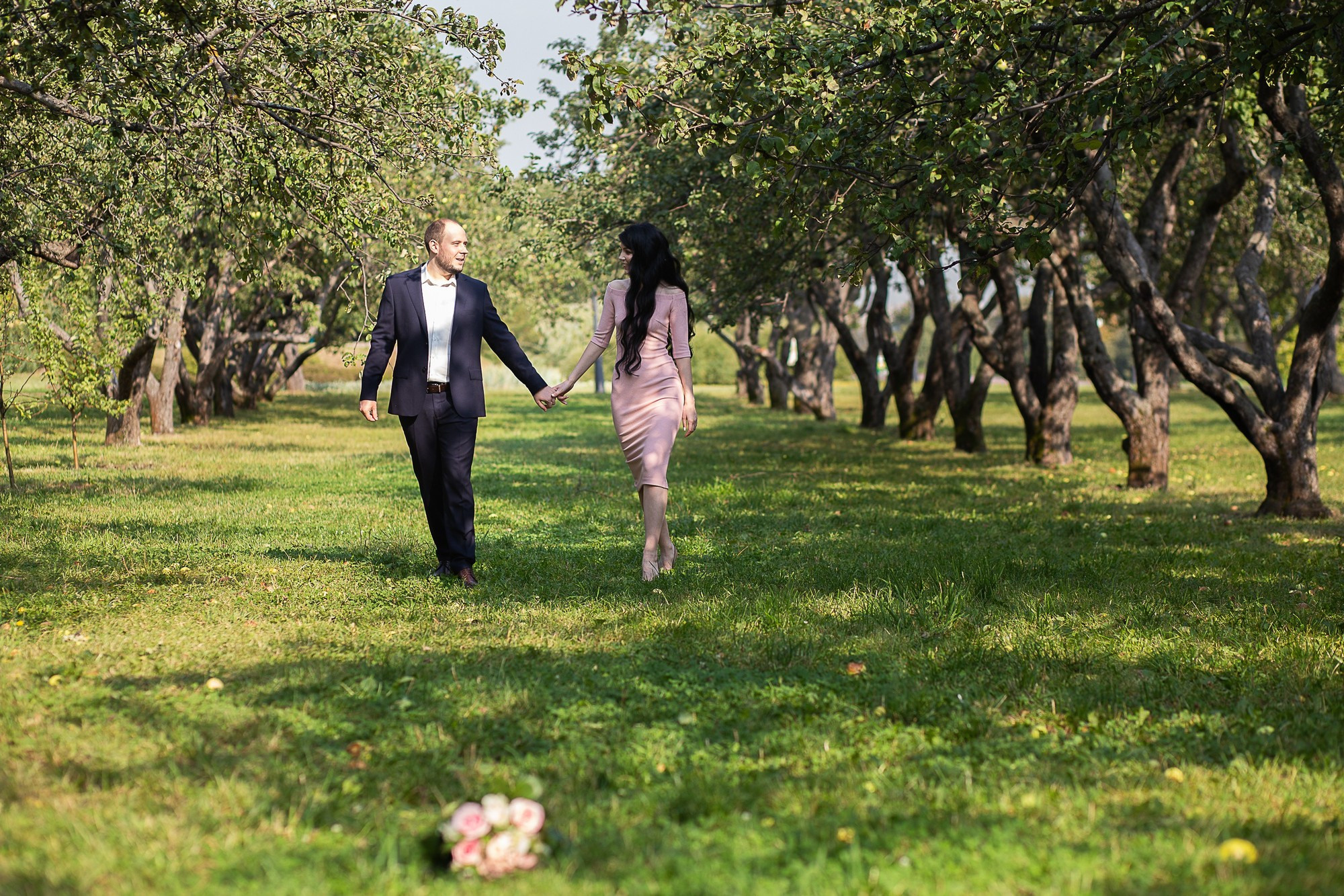 Свадебная прогулка в парке Коломенское в Москве летом. Семейный и школьный фотограф в Москве Анна Ткач