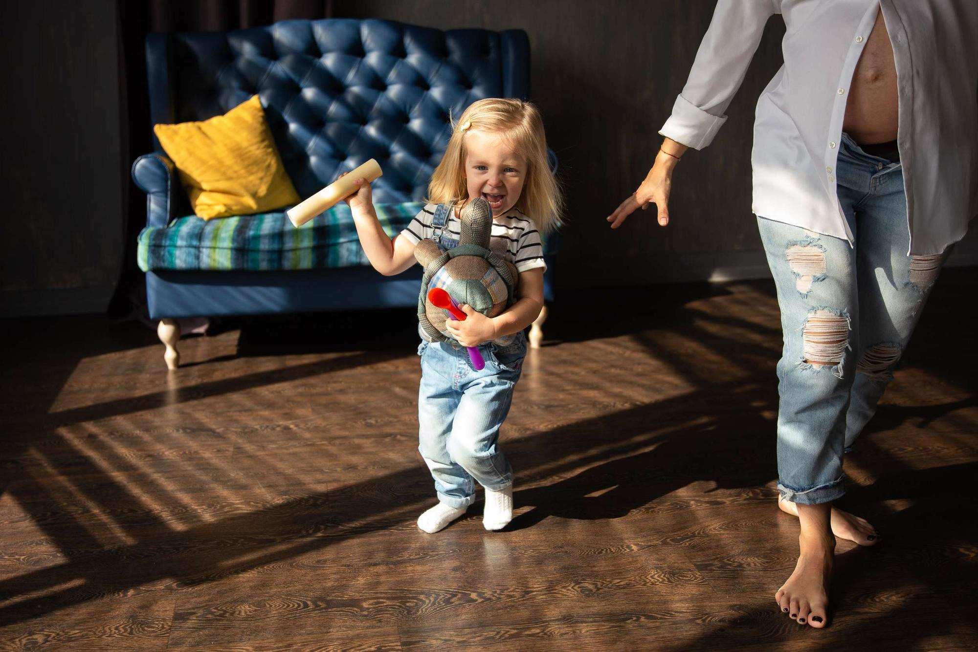 Студийная семейная съемка в ожидании второго малыша. Семейный и школьный фотограф в Москве Анна Ткач