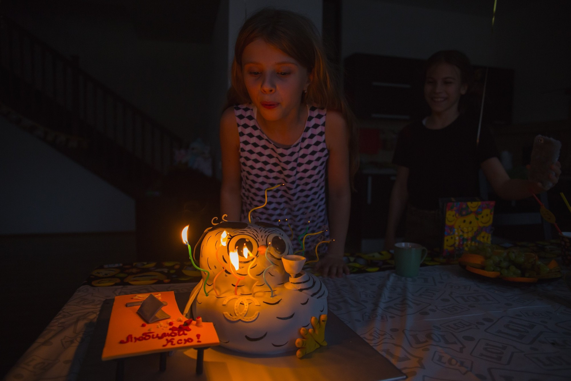 Домашняя репортажная съемка детского дня рождения в стиле Хэллоуин. Семейный и школьный фотограф в Москве Анна Ткач