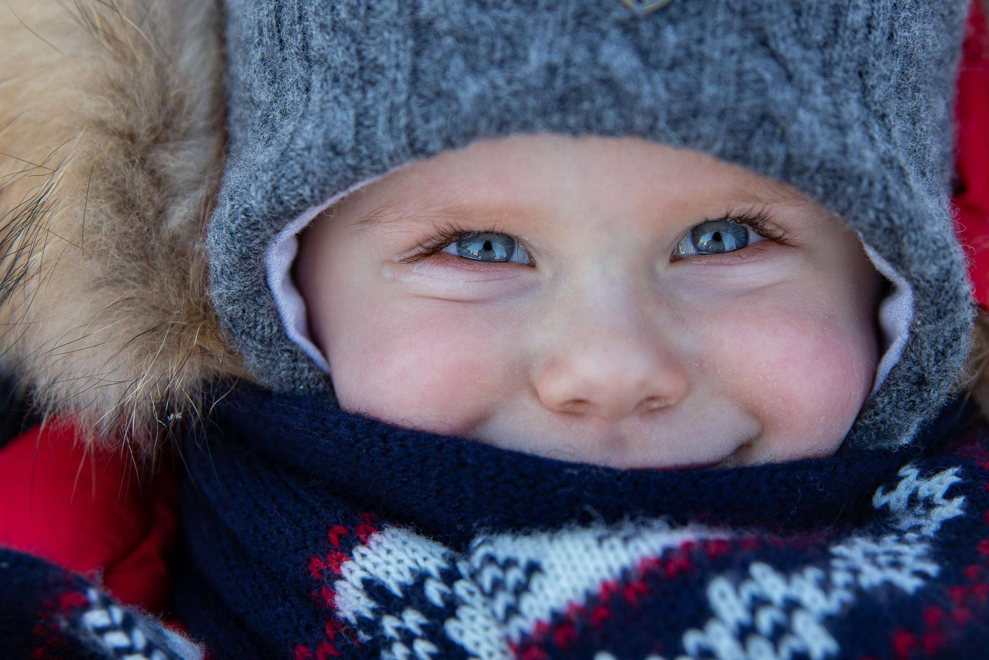 Новогодняя фотосессия в квартире для маленького мальчика и его мамы. Семейный и школьный фотограф в Москве Анна Ткач