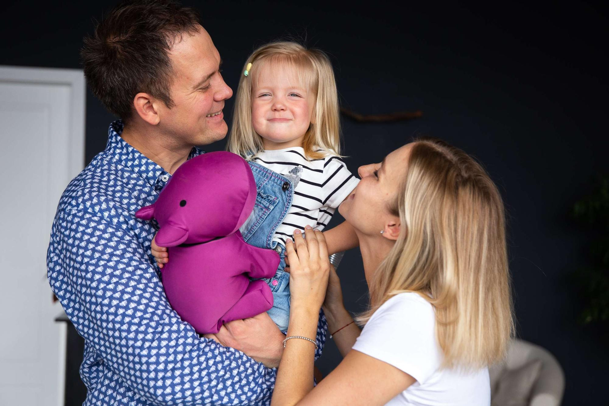 Студийная семейная съемка в ожидании второго малыша. Семейный и школьный фотограф в Москве Анна Ткач