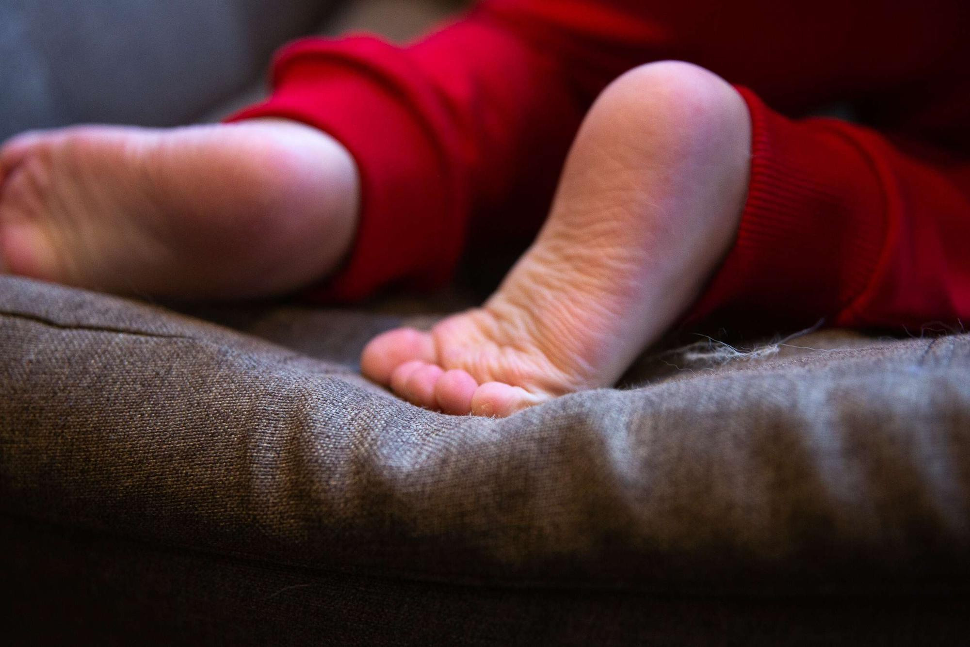 Новогодняя фотосессия в квартире для маленького мальчика и его мамы. Семейный и школьный фотограф в Москве Анна Ткач