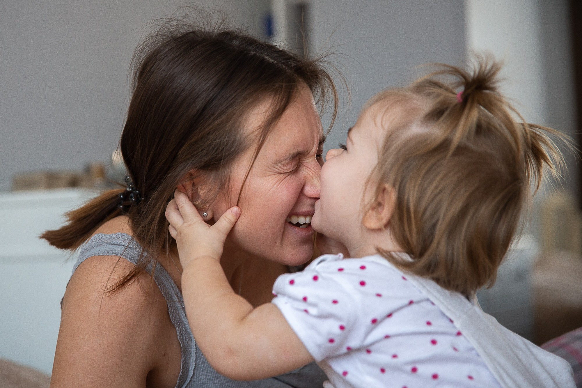 Фотосессия для мамы с дочкой дома и на улице зимой. Семейный и школьный фотограф в Москве Анна Ткач