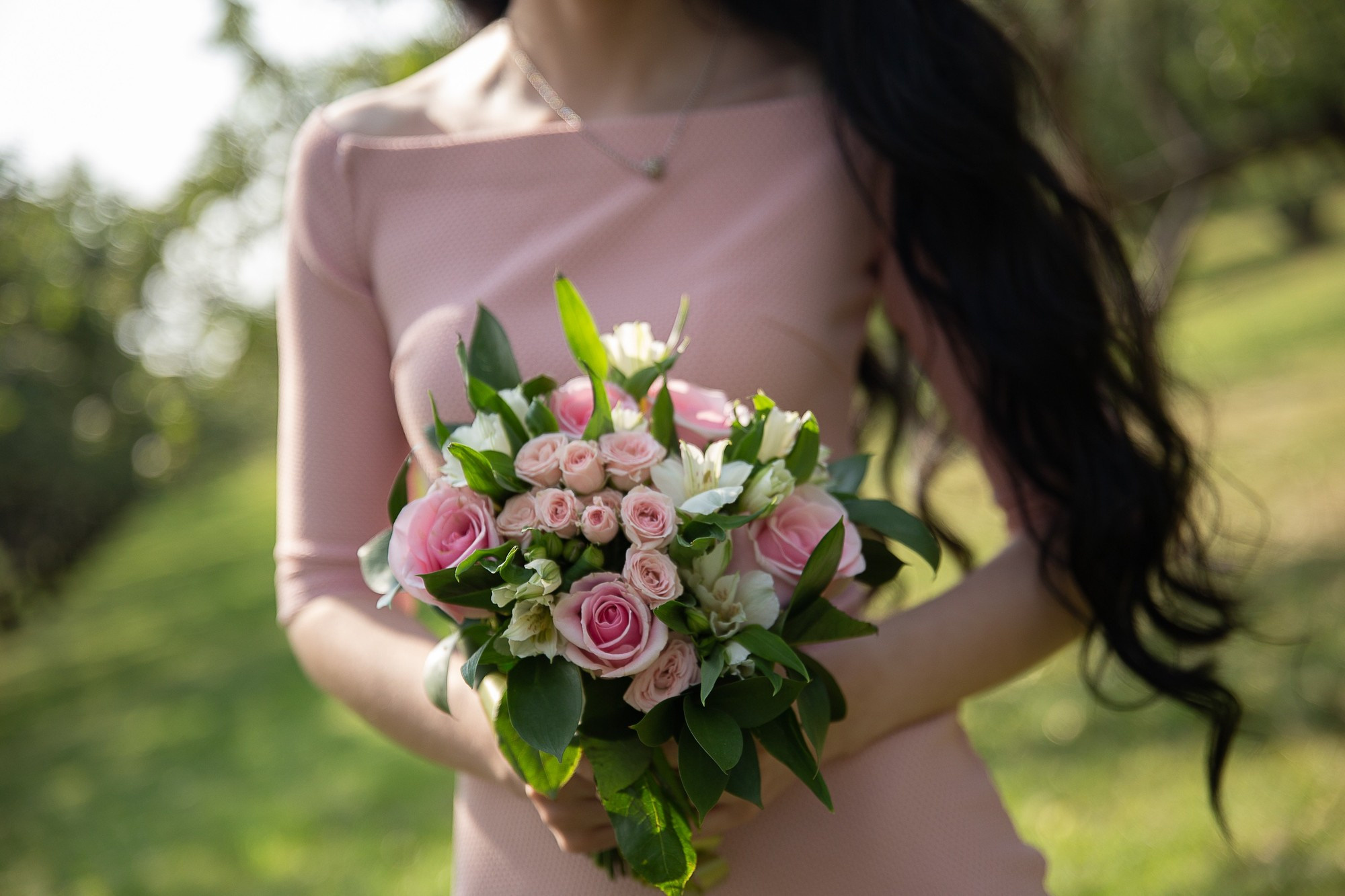 Свадебная прогулка в парке Коломенское в Москве летом. Семейный и школьный фотограф в Москве Анна Ткач